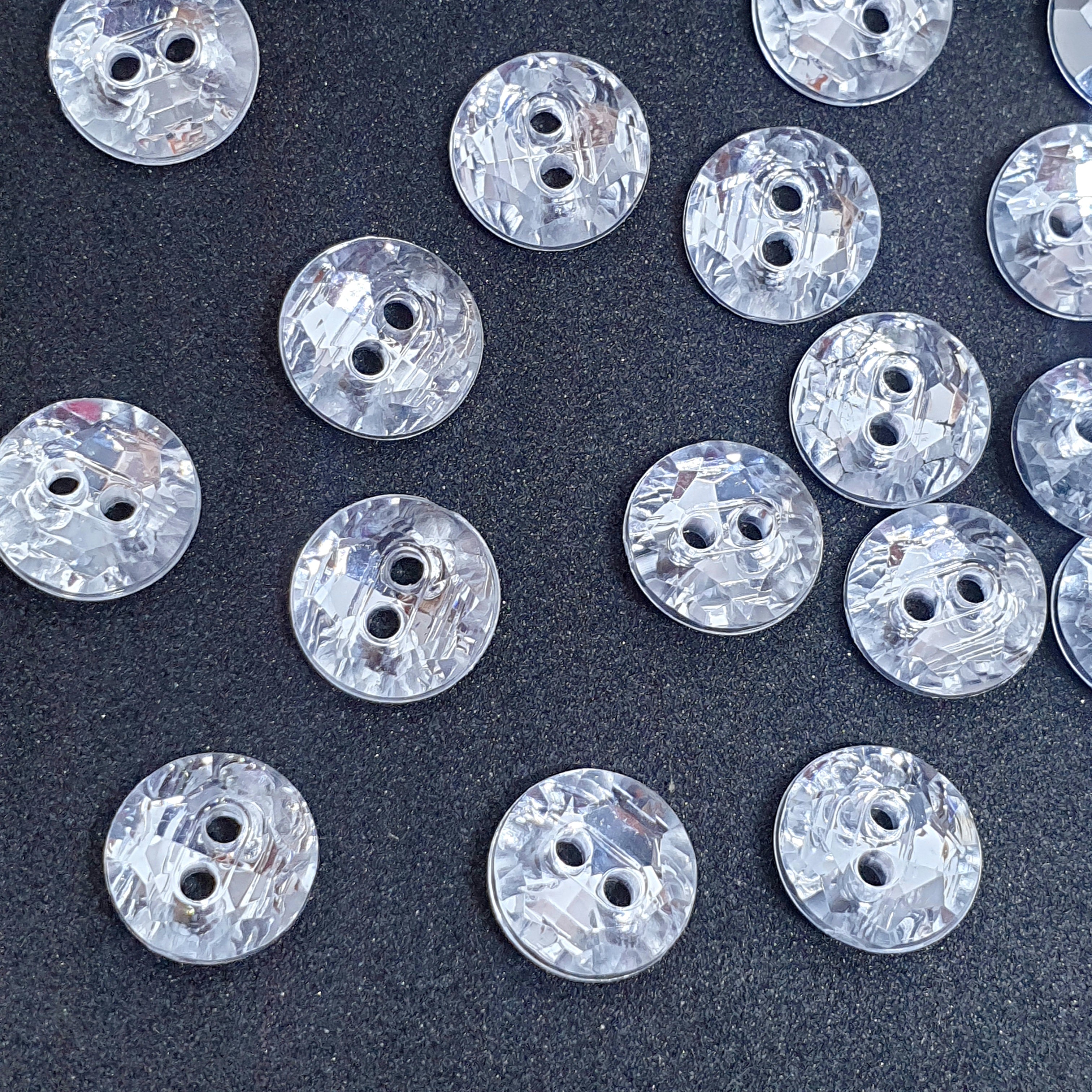 MajorCrafts 50pcs 9mm Crystal Clear Faceted Acrylic 2 Holes Small Round Sewing Buttons