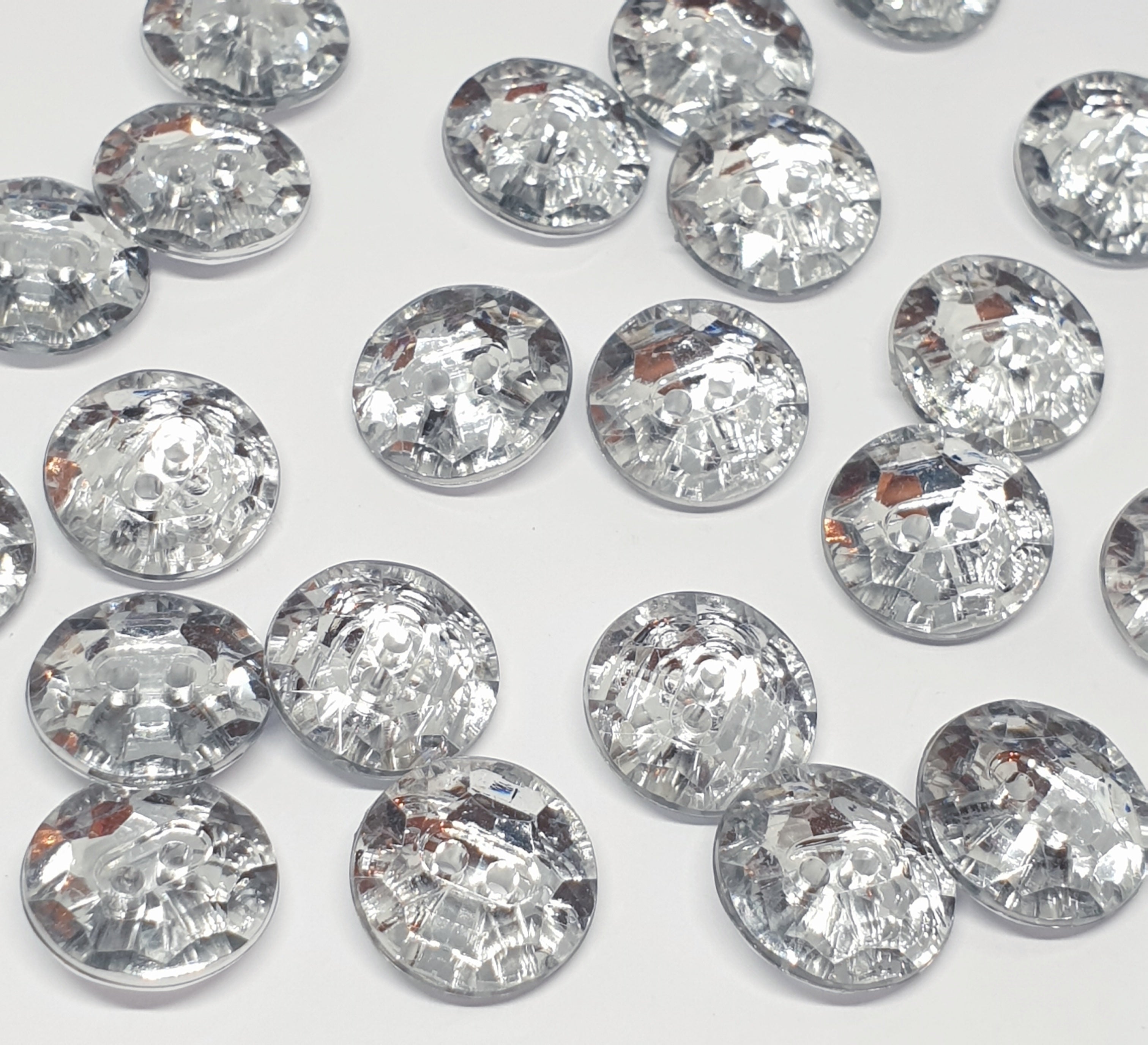 MajorCrafts 40pcs 18mm Crystal Clear Faceted 2 Holes Round Acrylic Sewing Buttons