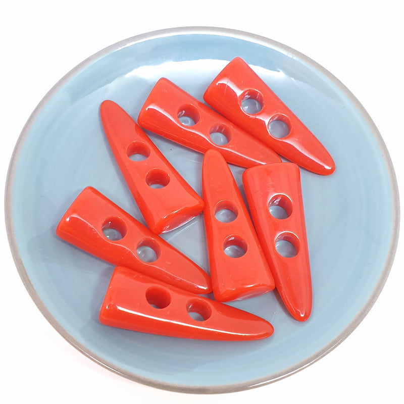 MajorCrafts 10pcs 40mm Red Horn/Tooth Forward Curved 2 Holes Sewing Toggle Large Acrylic Buttons