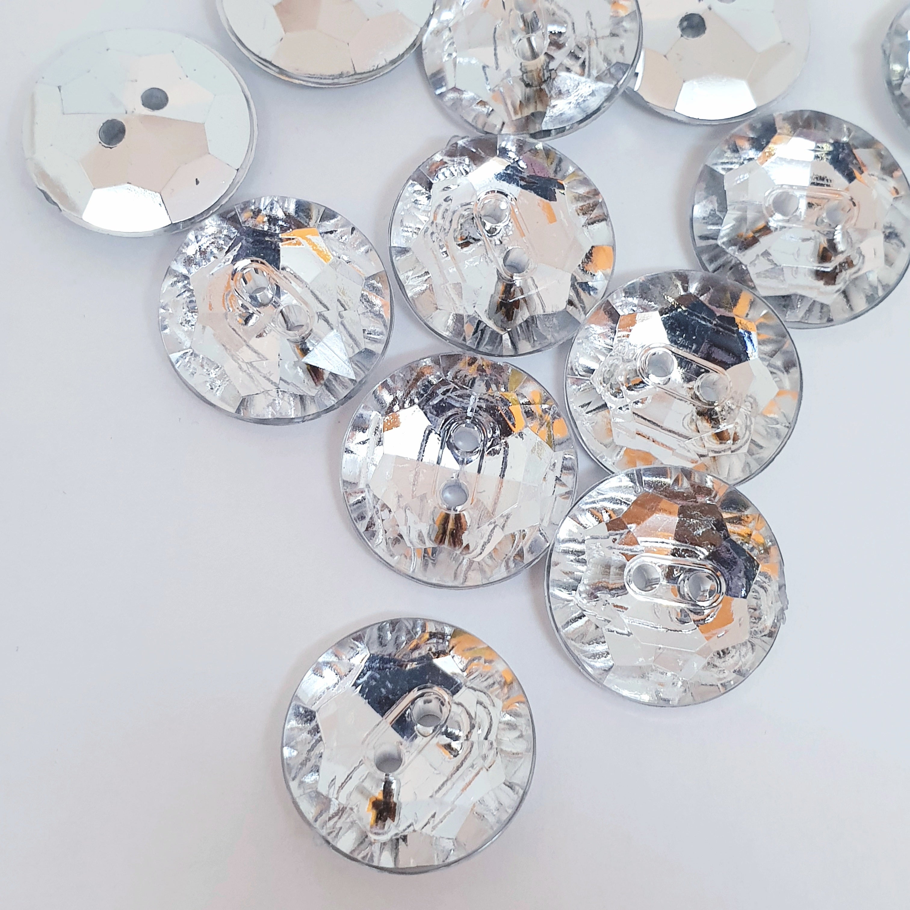 MajorCrafts 20pcs 21mm Crystal Clear Faceted 2 Holes Round Acrylic Sewing Buttons