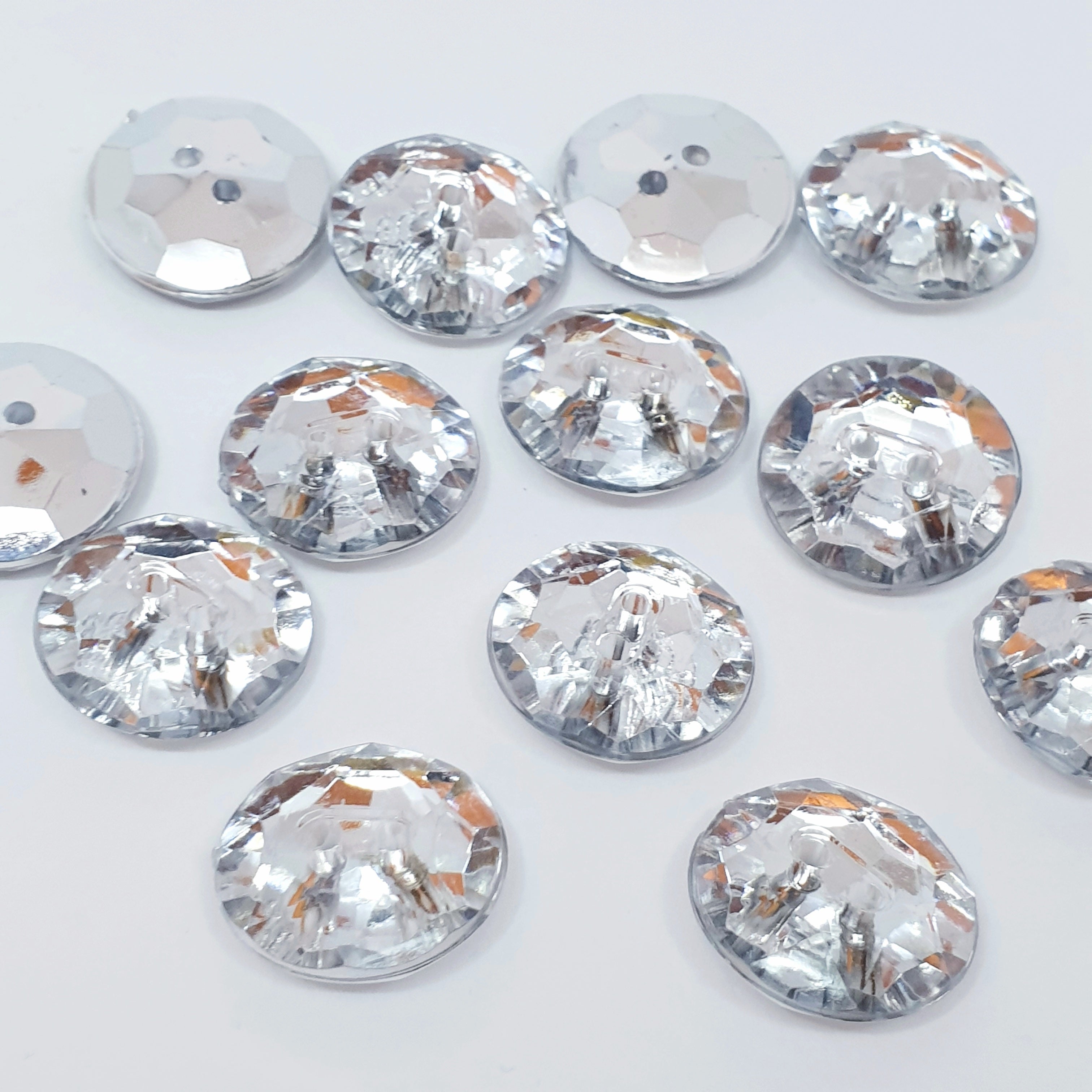 MajorCrafts 40pcs 18mm Crystal Clear Faceted 2 Holes Round Acrylic Sewing Buttons
