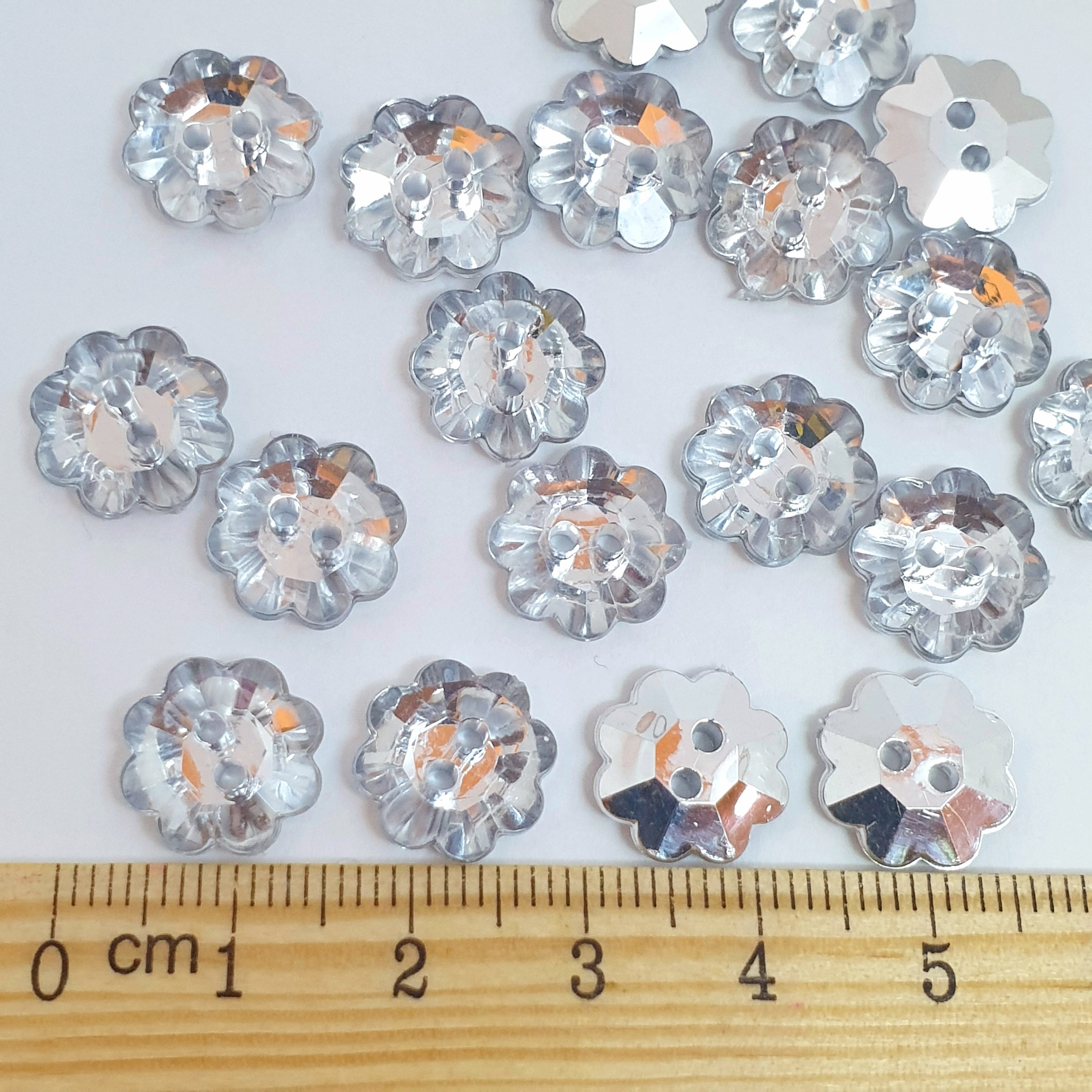 MajorCrafts 50pcs 11.5mm Crystal Clear 2 Holes Acrylic Flower Small Sewing Buttons