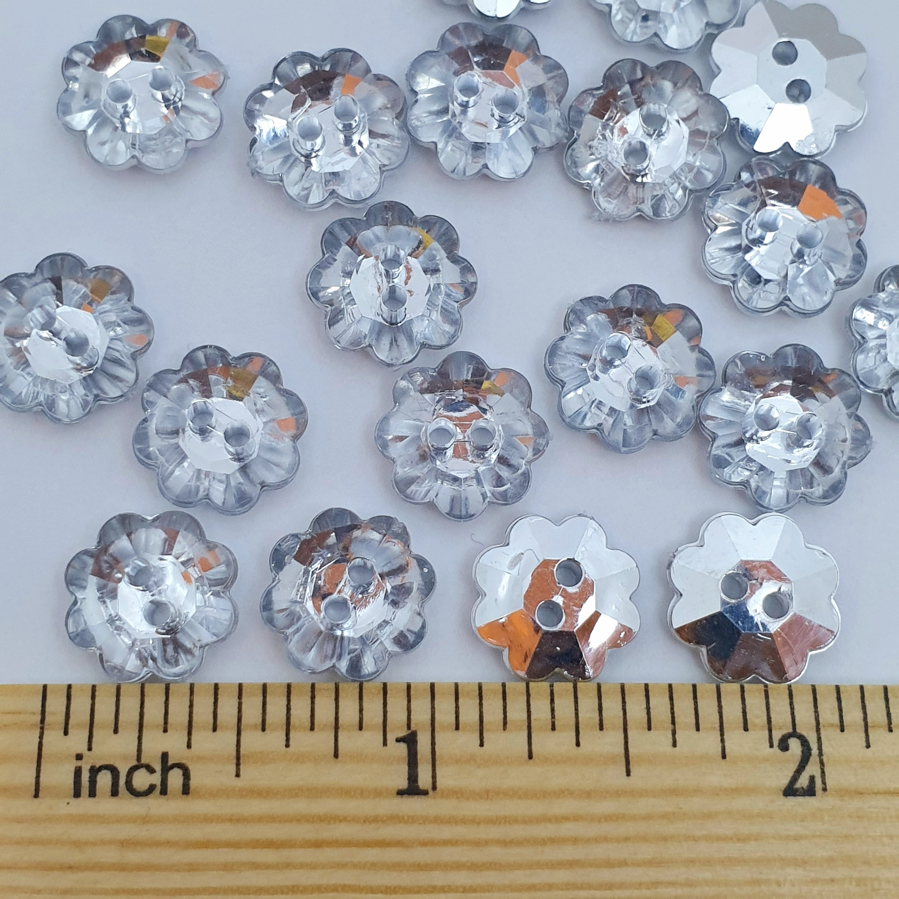 MajorCrafts 50pcs 11.5mm Crystal Clear 2 Holes Acrylic Flower Small Sewing Buttons
