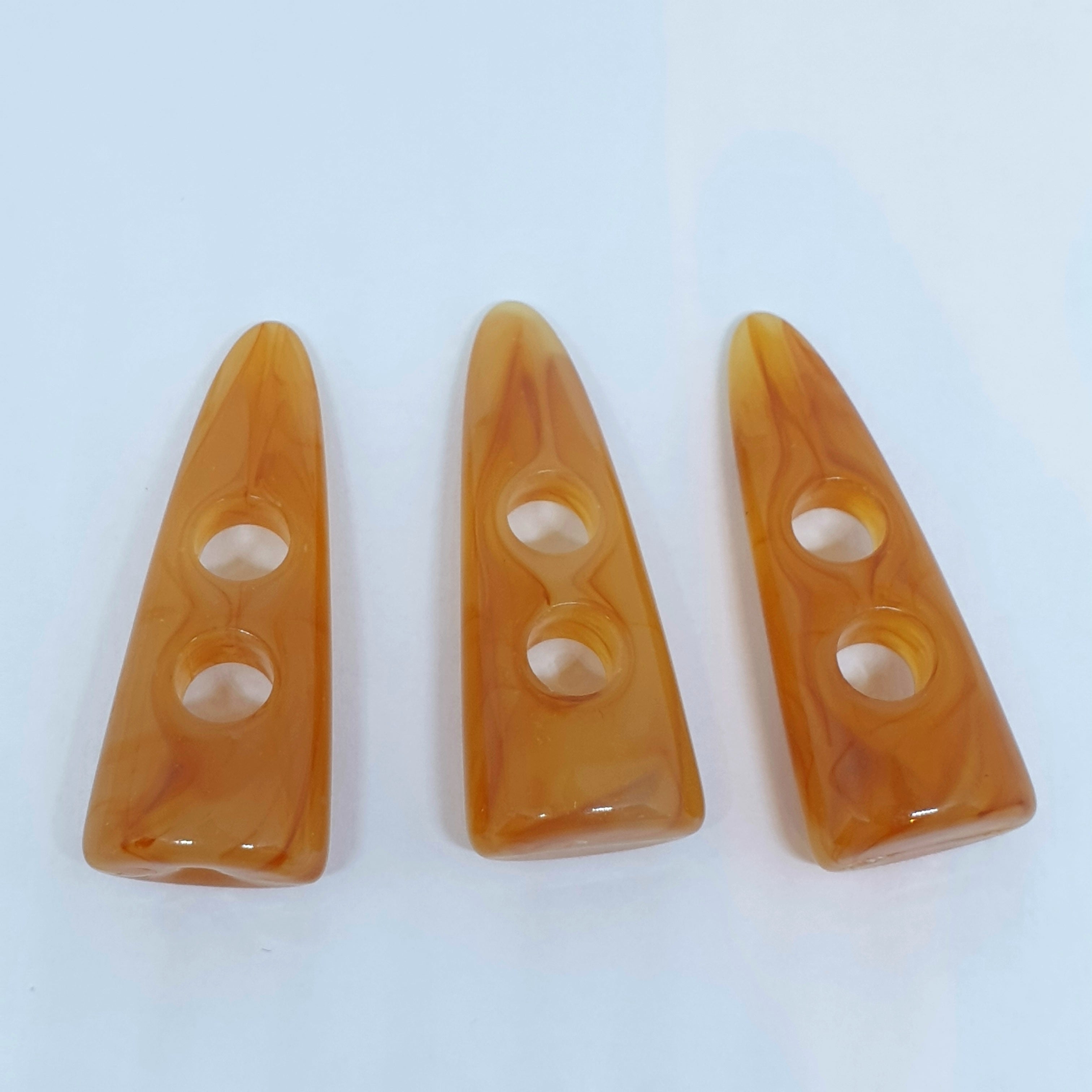 MajorCrafts 10pcs 40mm Golden Brown Horn/Tooth Forward Curved 2 Holes Sewing Toggle Large Acrylic Buttons