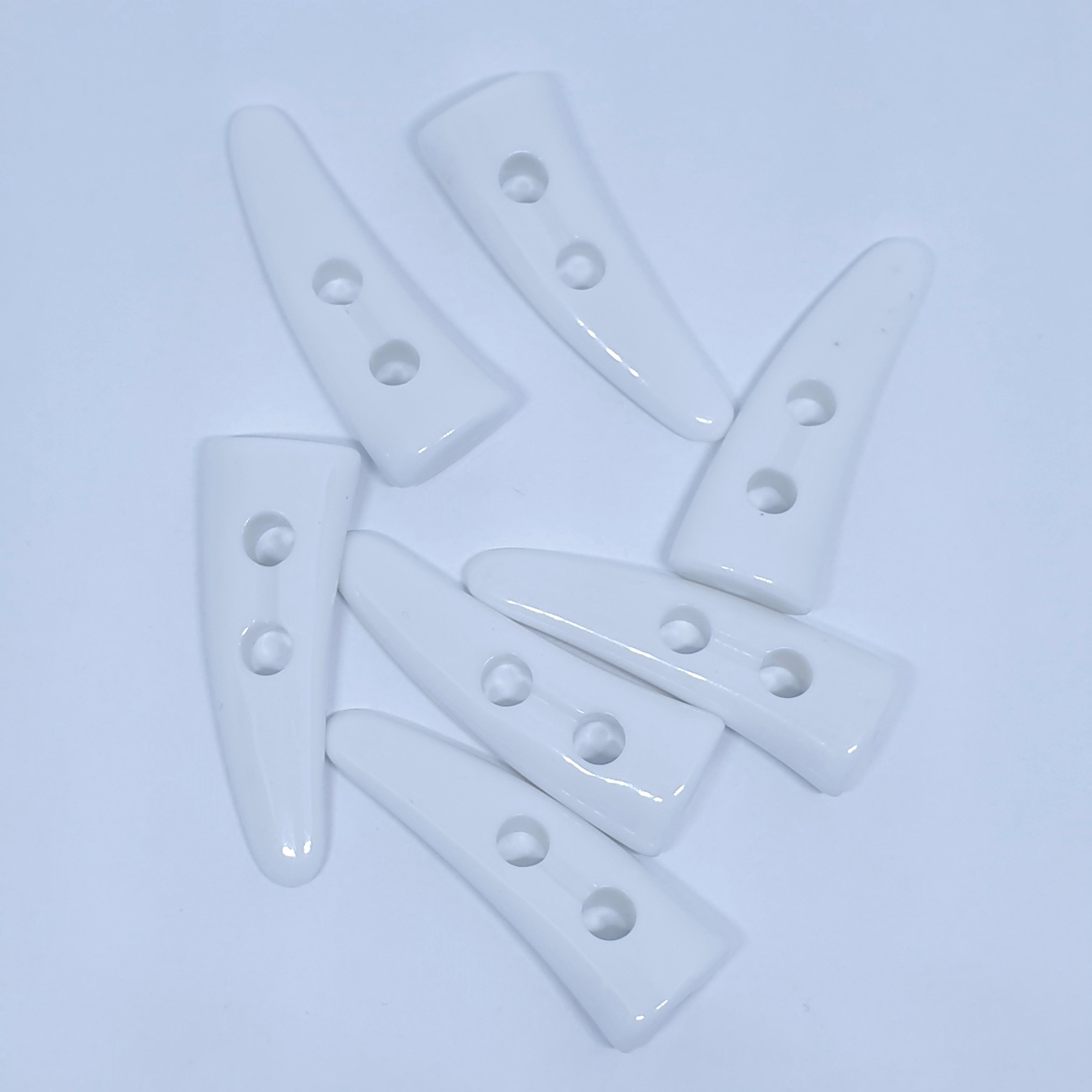 MajorCrafts 10pcs 50mm White Horn/Tooth Side Curved 2 Holes Sewing Toggle Large Acrylic Buttons