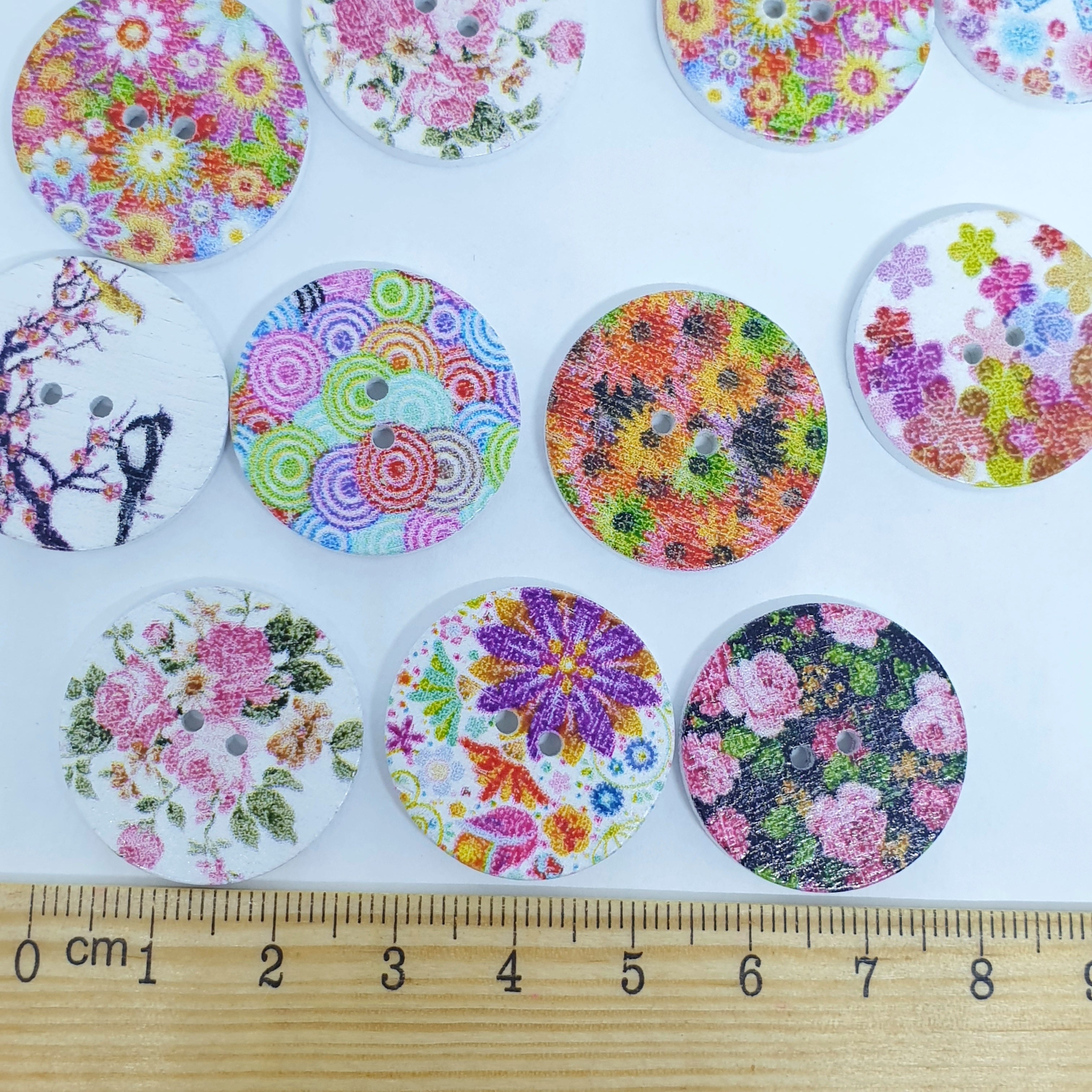MajorCrafts 24pcs 25mm Mixed Flower Pattern 2 Holes Round Wooden Sewing Buttons