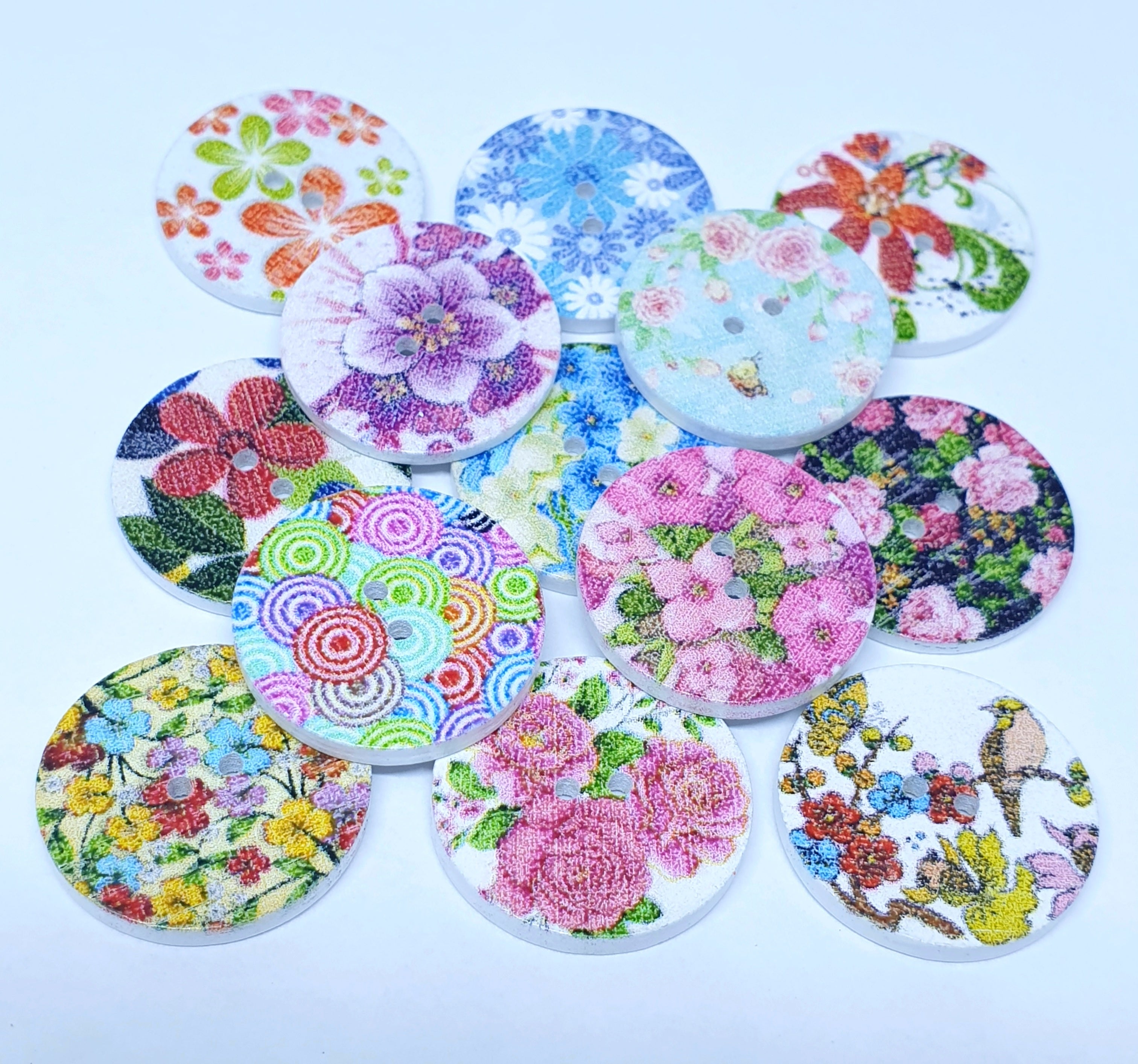 MajorCrafts 24pcs 25mm Mixed Flower Pattern 2 Holes Round Wooden Sewing Buttons