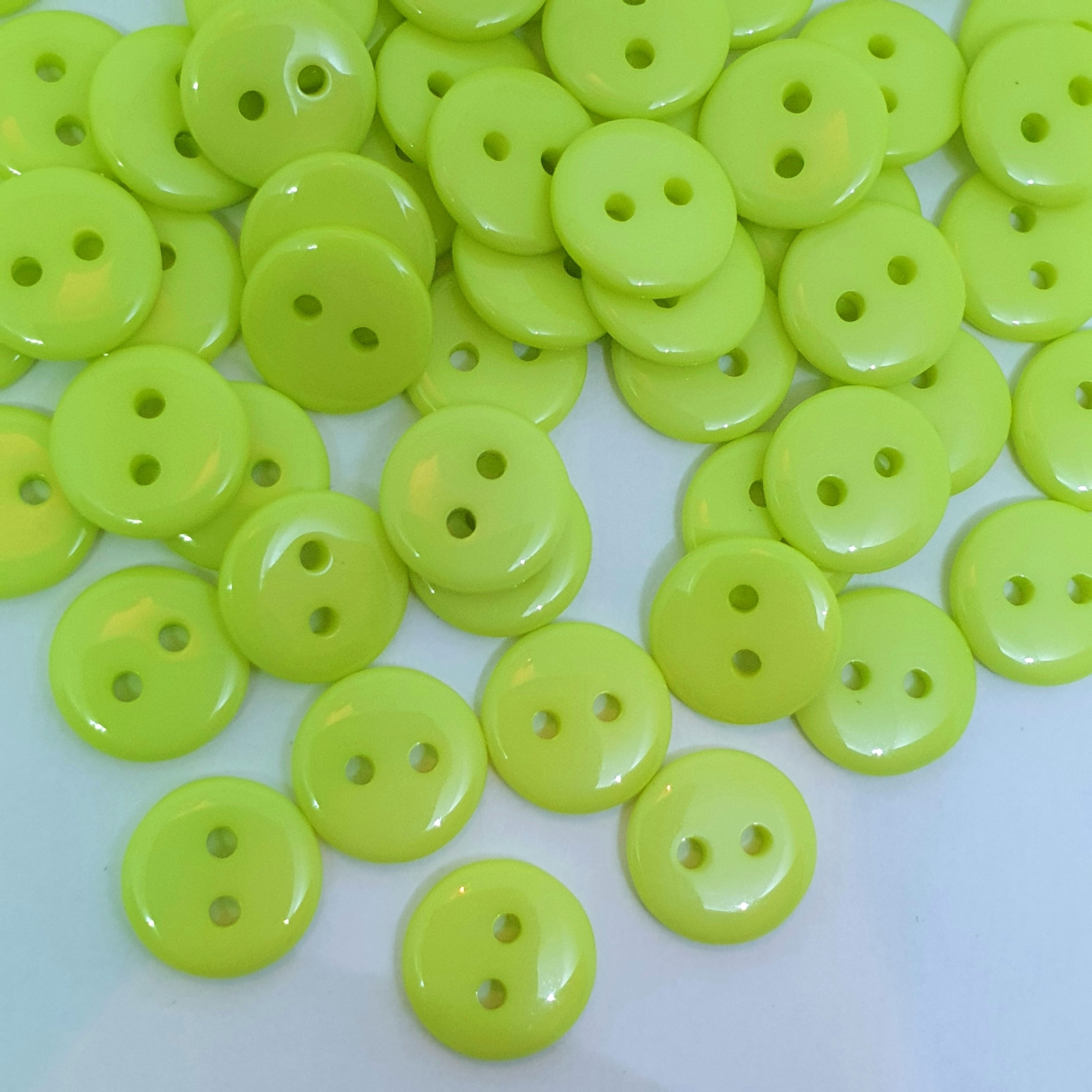 MajorCrafts 120pcs 10mm Yellow Green 2 Holes Small Round Resin Sewing Buttons B10