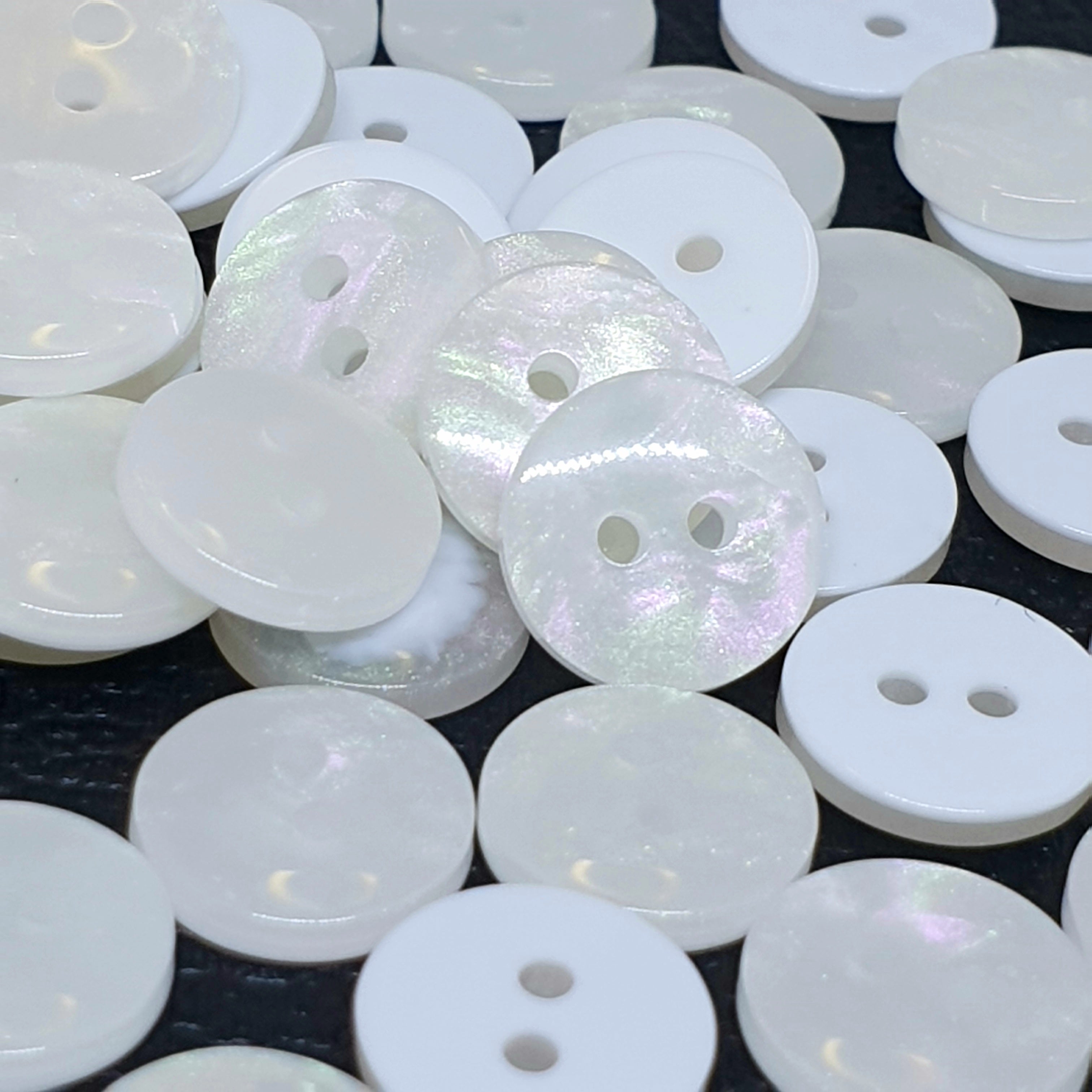 MajorCrafts 40pcs 15mm Cream White Pearlescent Galaxy Effect 2 Holes Small Round Resin Sewing Buttons