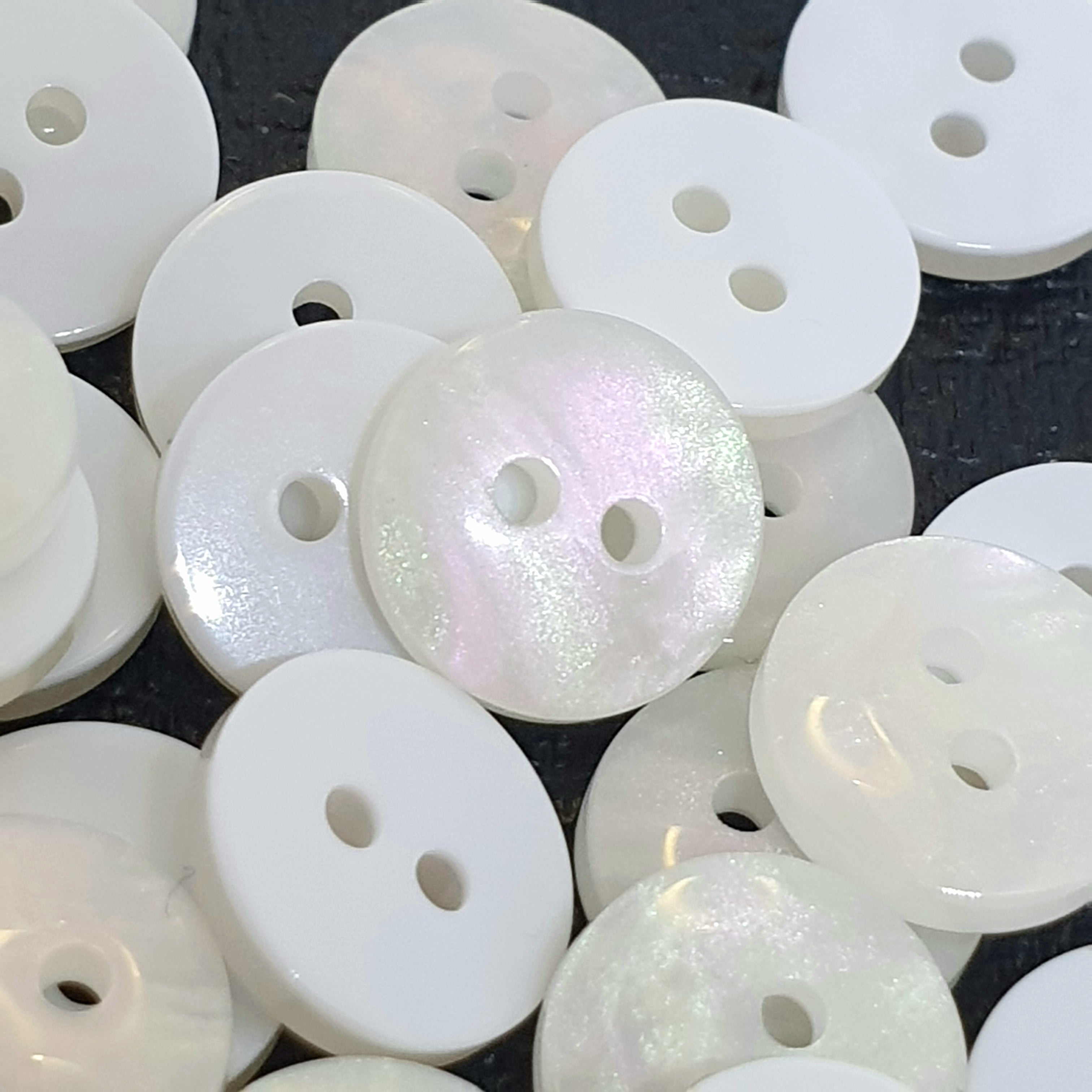 MajorCrafts 40pcs 15mm Cream White Pearlescent Galaxy Effect 2 Holes Small Round Resin Sewing Buttons