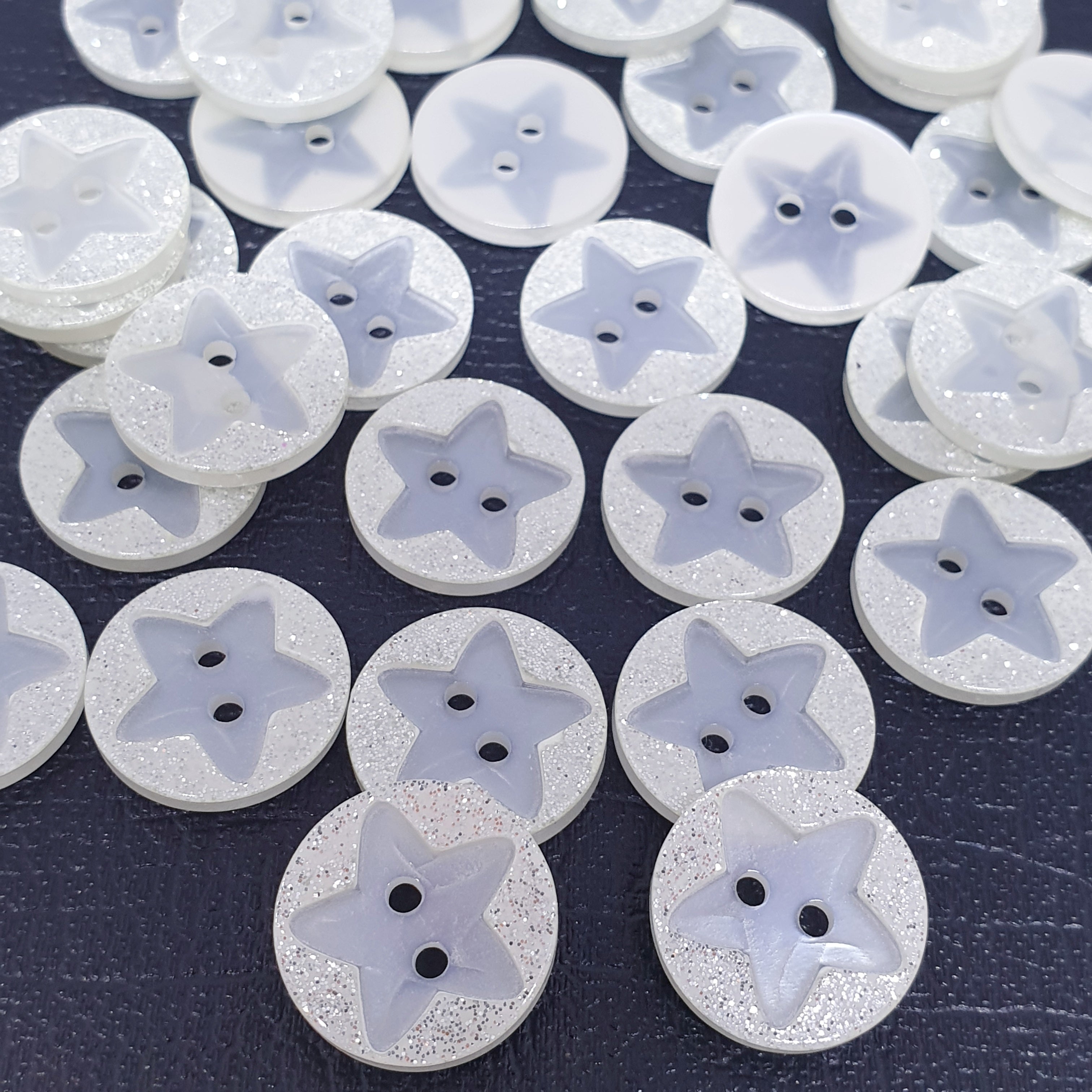 MajorCrafts 24pcs 18mm White Glittered 'Star Engraved' 2 Holes Round Sewing Resin Buttons