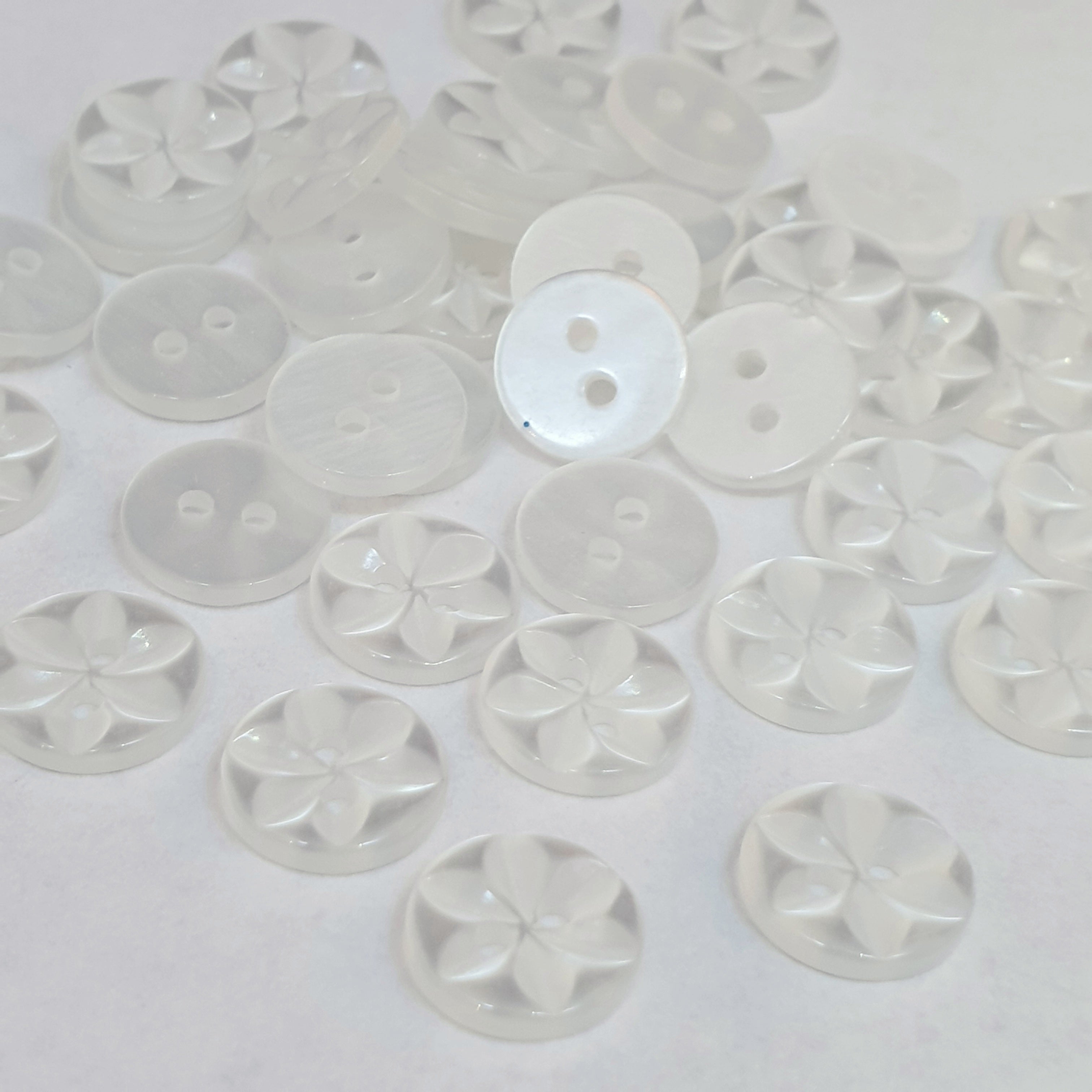 MajorCrafts 40pcs 11mm Pearlescent White Flower 2 Holes Small Round Resin Sewing Buttons
