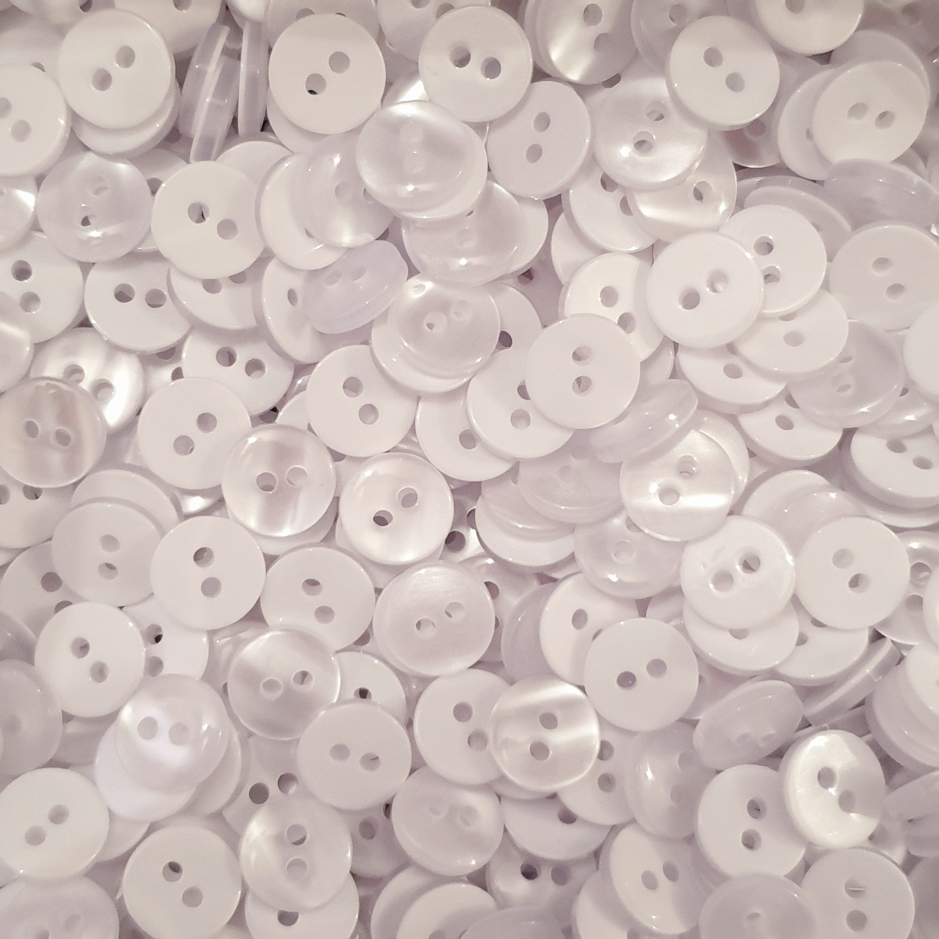 MajorCrafts 80pcs 9mm White Pearlescent 2 Holes Small Round Resin Sewing Buttons