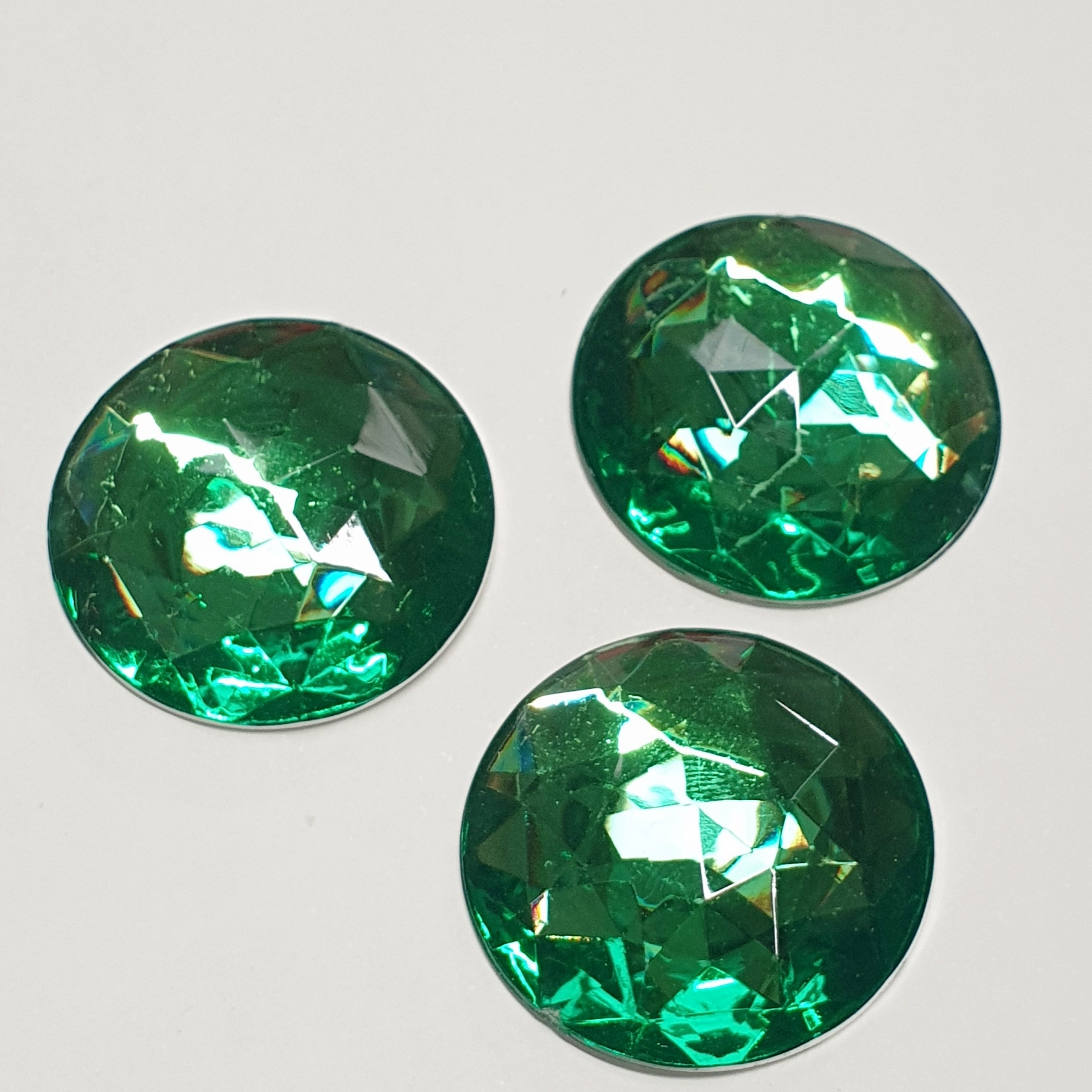 MajorCrafts 12pcs 30mm Emerald Green Star Facets Flat Back Large Round Acrylic Rhinestones A09