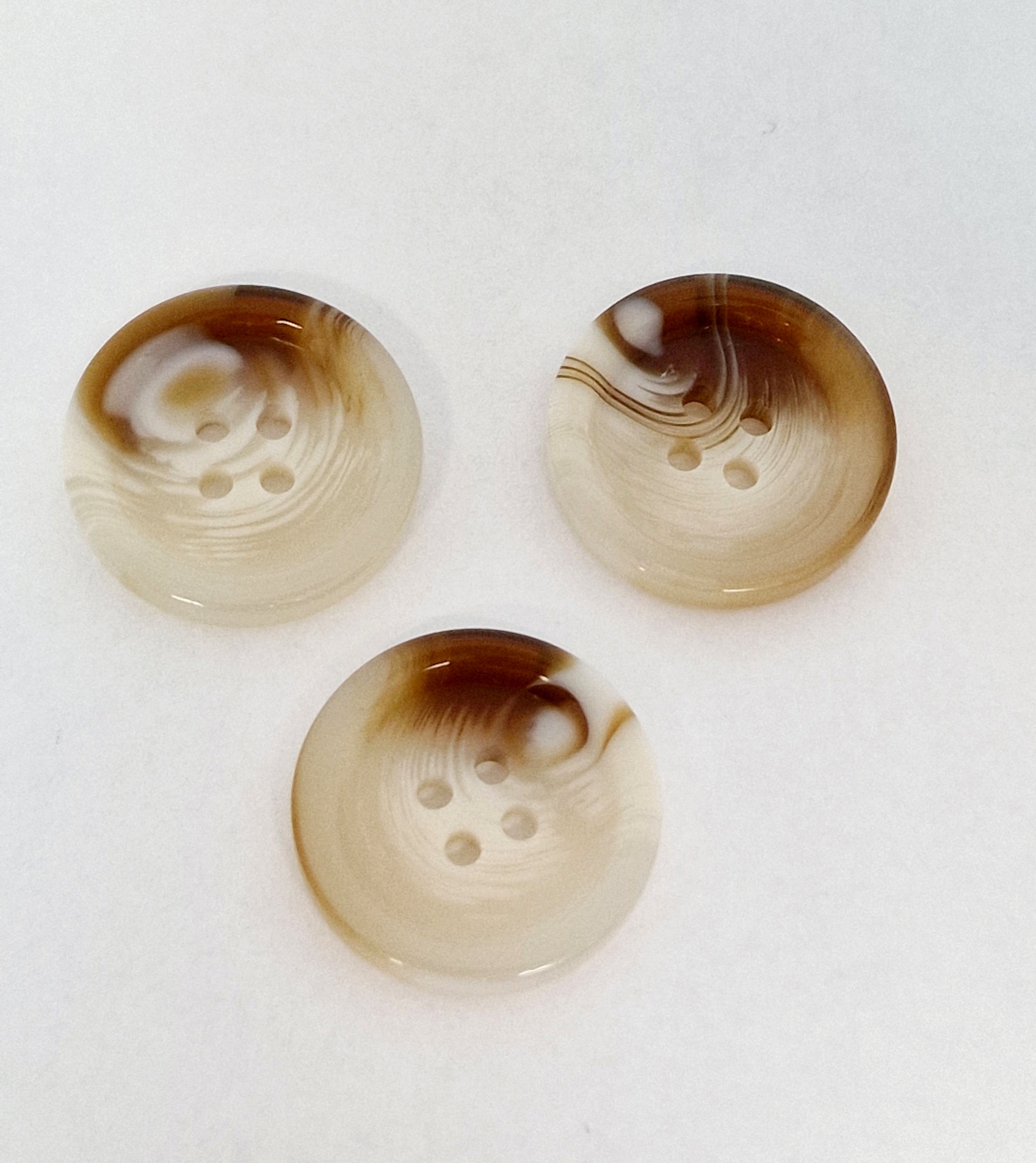 MajorCrafts Cream & Brown 4 Holes Round Classic Swirl Pattern Aran Resin Buttons