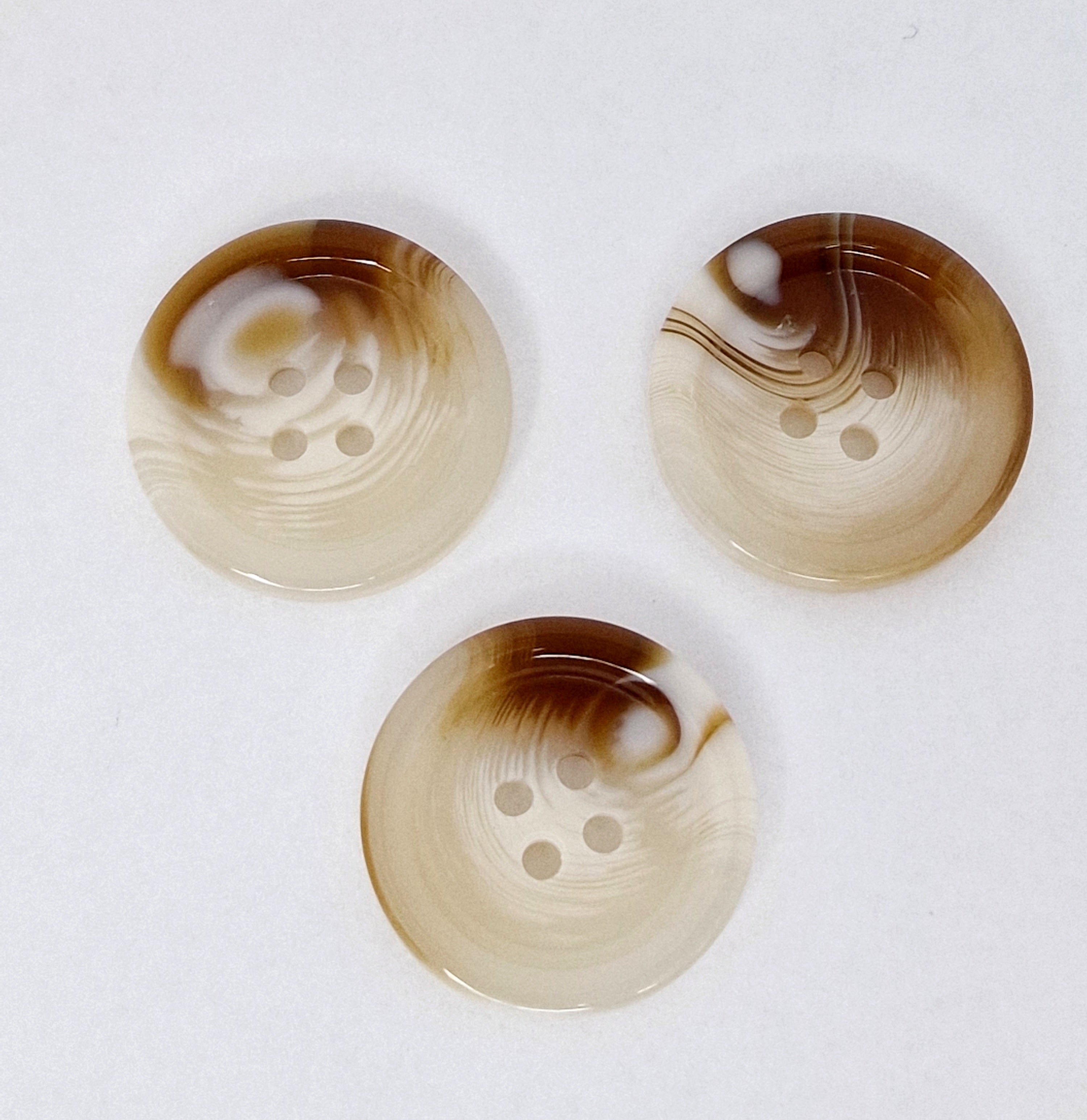 MajorCrafts Cream & Brown 4 Holes Round Classic Swirl Pattern Aran Resin Buttons