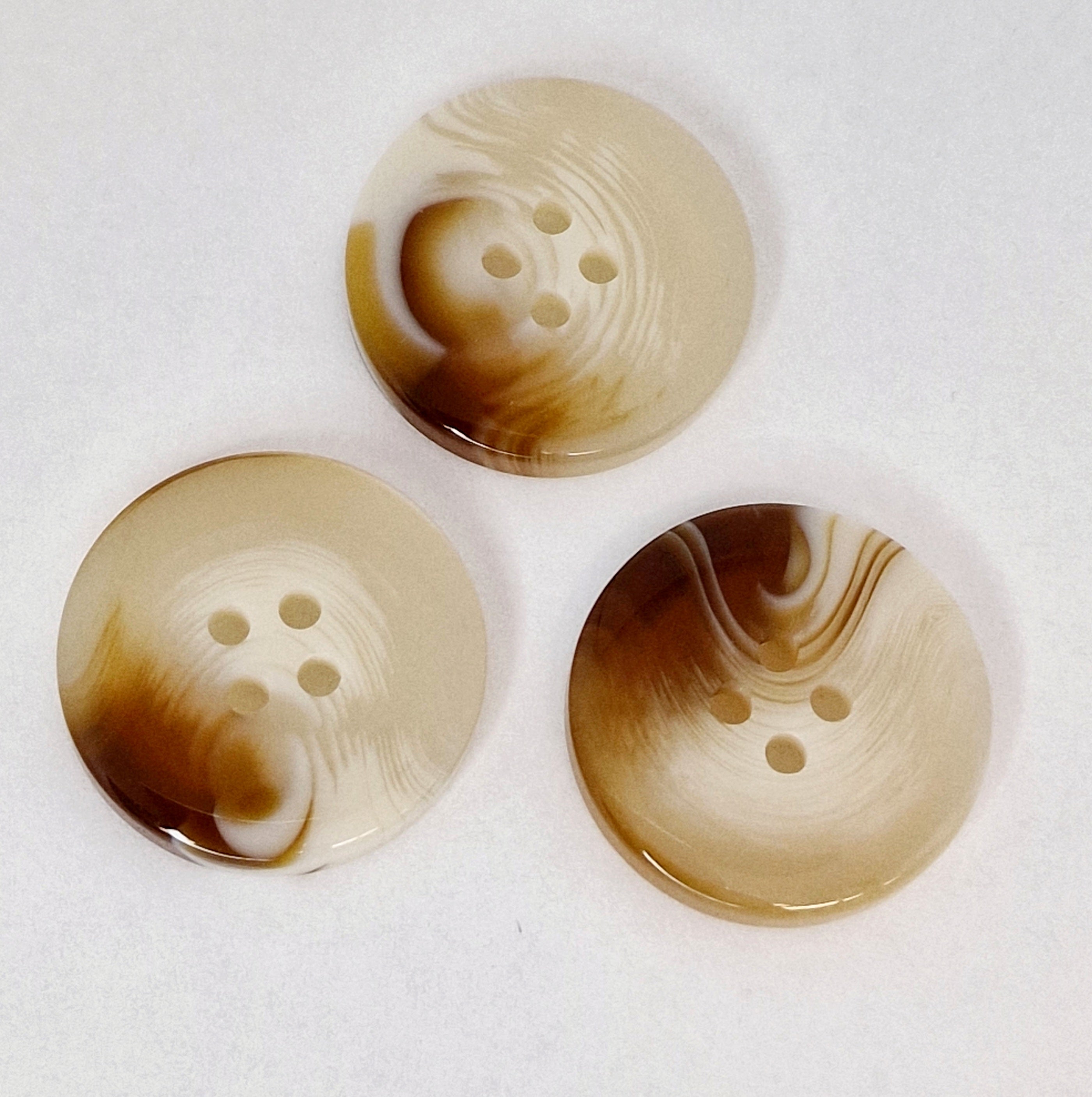 MajorCrafts Cream & Brown 4 Holes Round Classic Swirl Pattern Aran Resin Buttons