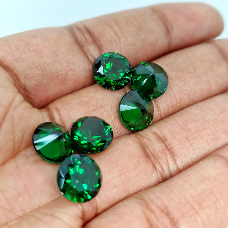 MajorCrafts 6pcs 10mm AAAAA (5A) Emerald Green Round Point Back Cubic Zirconia Stones