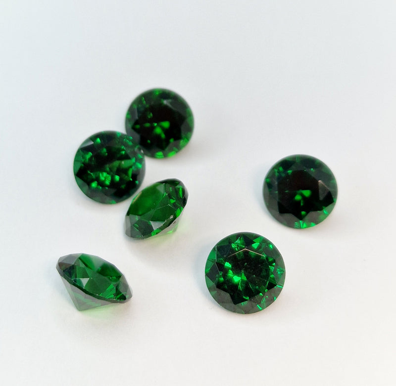 MajorCrafts 6pcs 10mm AAAAA (5A) Emerald Green Round Point Back Cubic Zirconia Stones