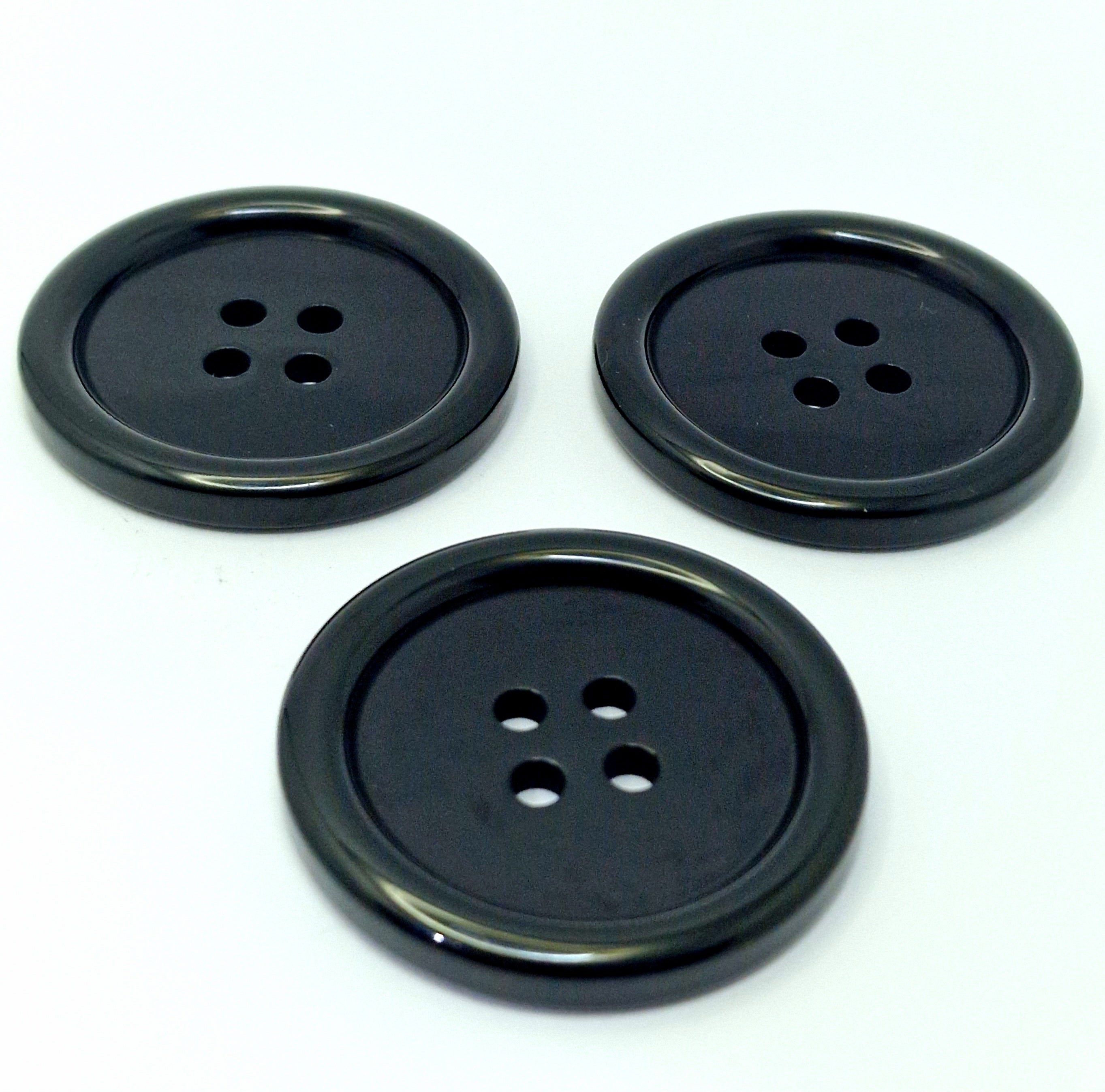 MajorCrafts 4pcs 44mm Black 4 Holes Round Large Resin Sewing Buttons