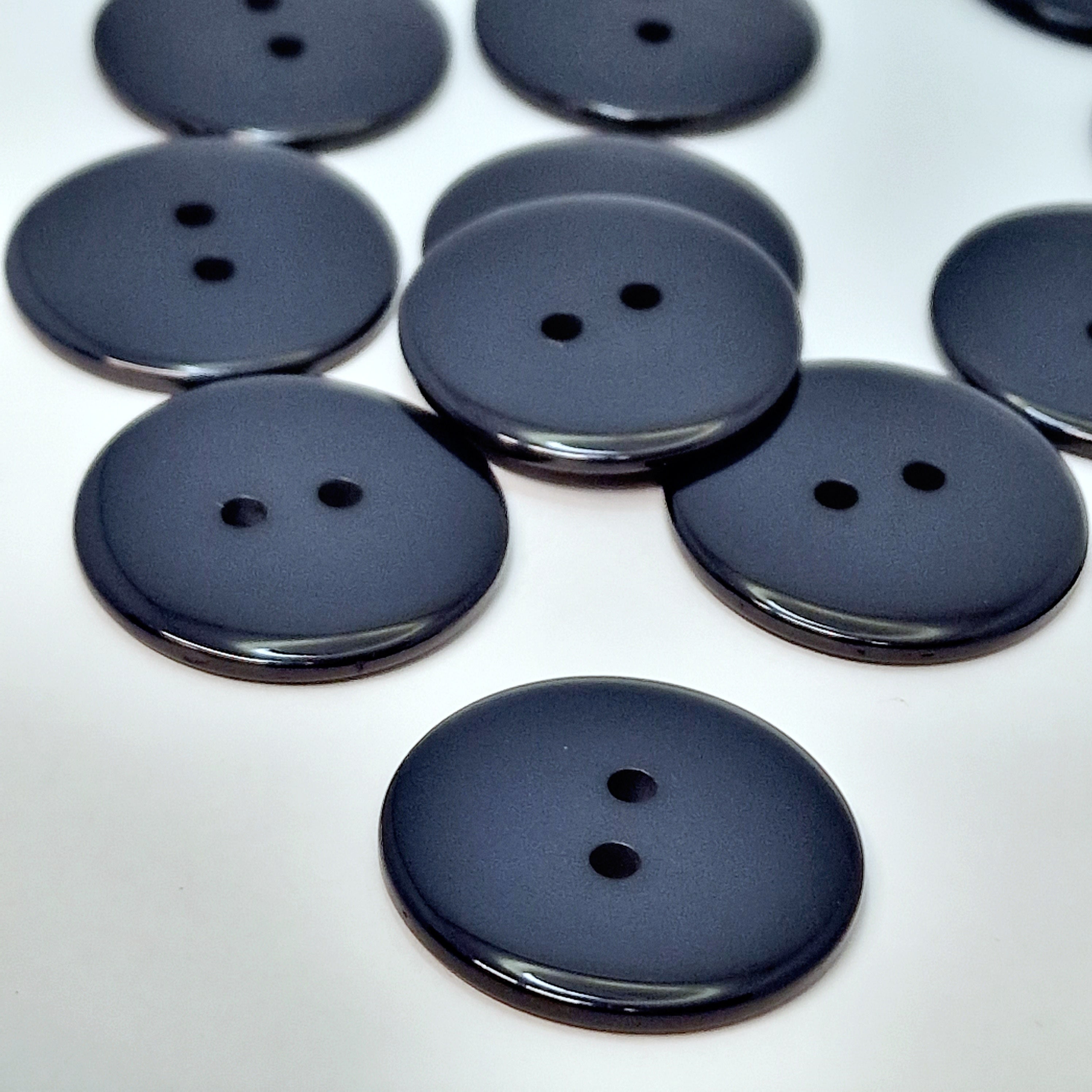 MajorCrafts 12pcs 30mm Dark Navy Blue 2 holes Large Round Resin Sewing Buttons