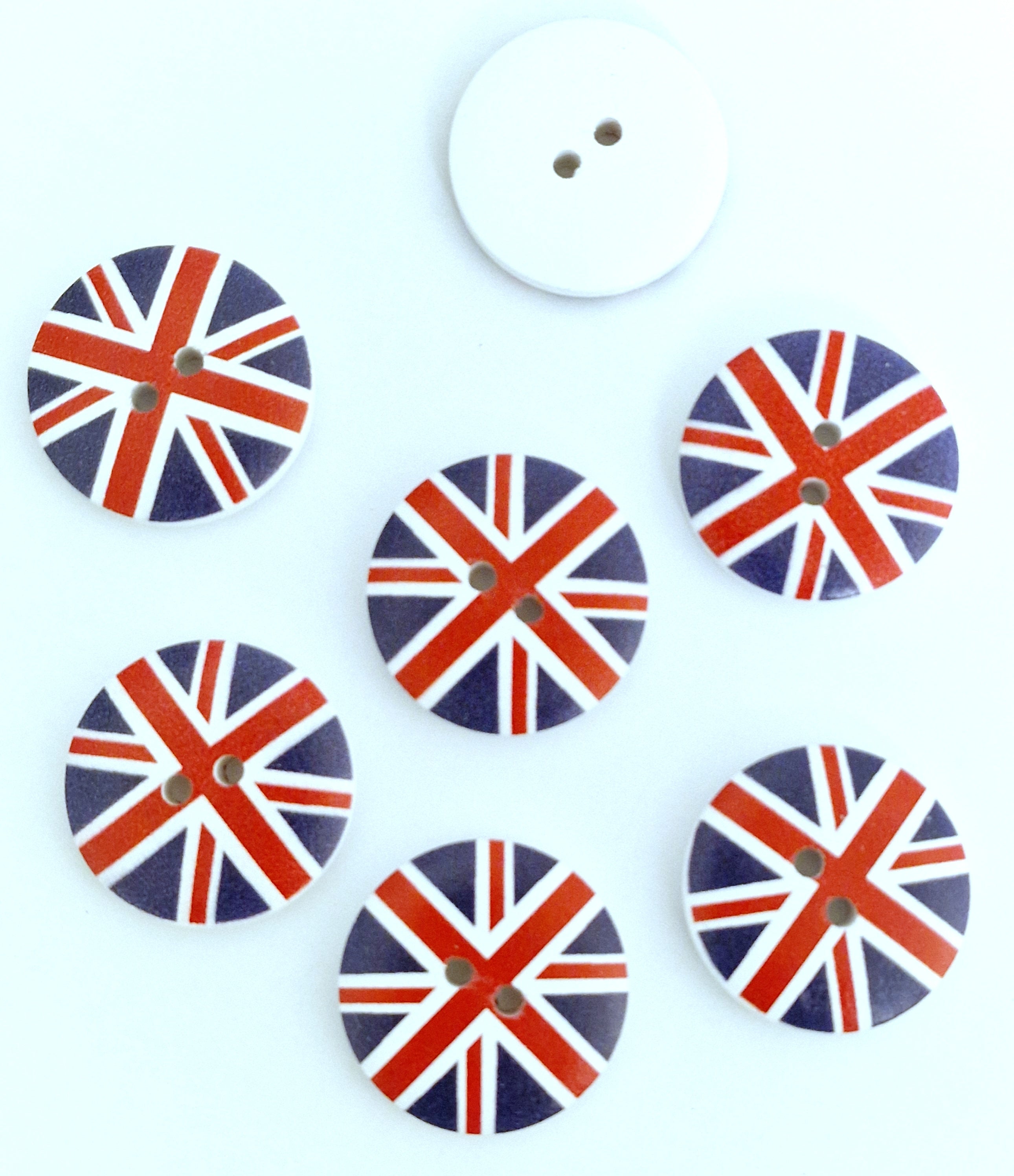 MajorCrafts 24pcs 25mm Union Jack British Flag Round 2 Holes Wood Sewing Buttons