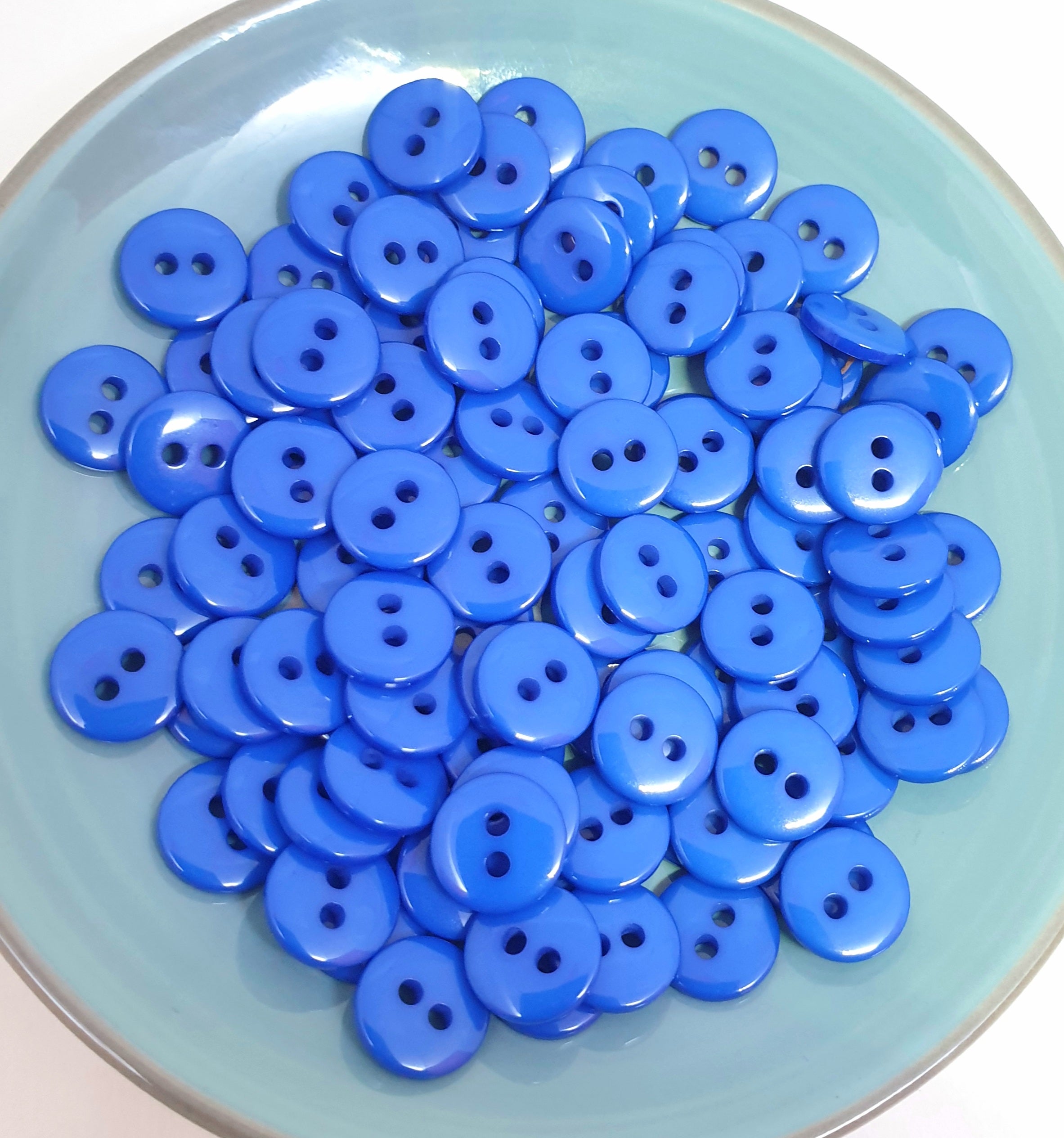 MajorCrafts 120pcs 10mm Royal Blue 2 Holes Small Round Resin Sewing Buttons B21