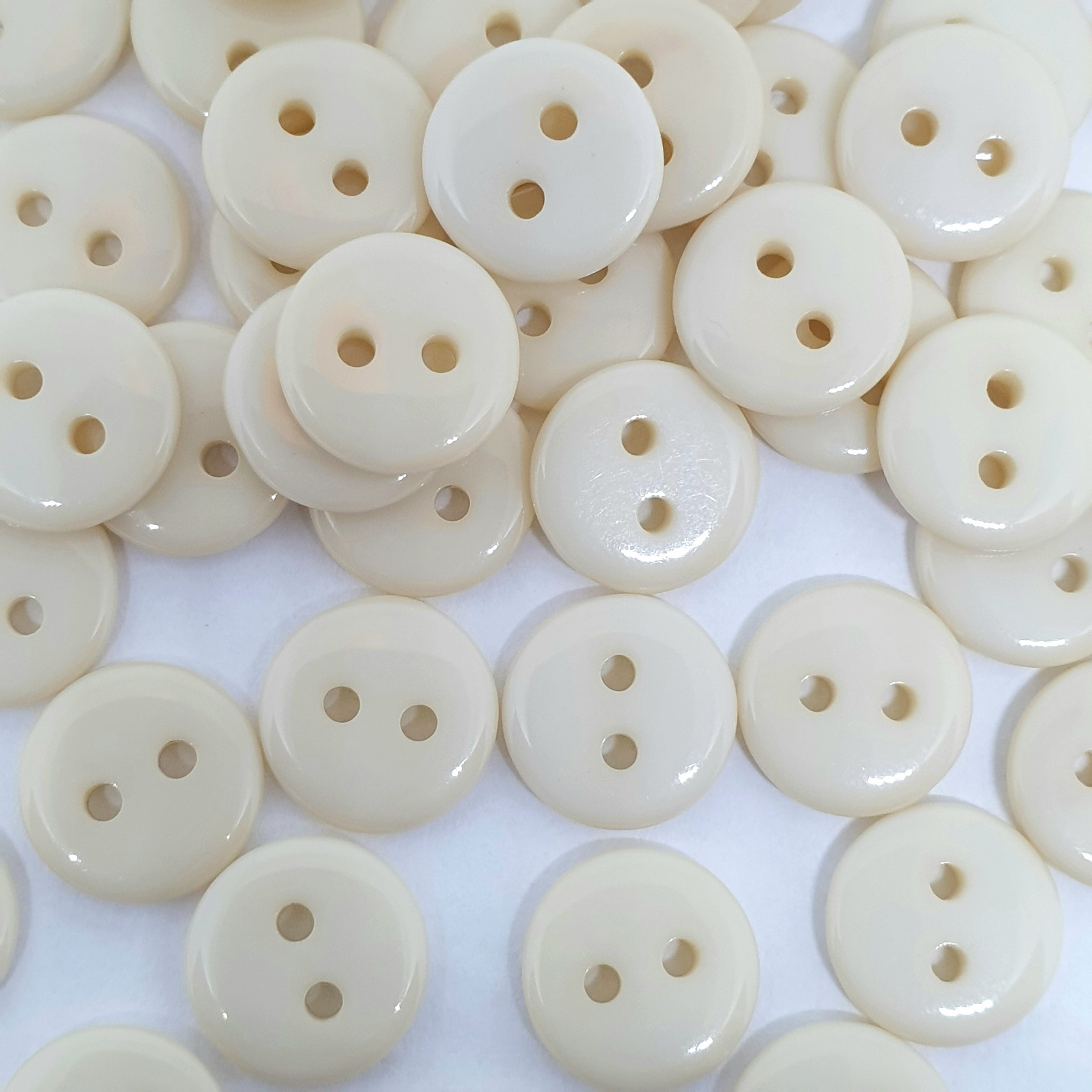 MajorCrafts 120pcs 9mm Cream Small 2 Holes Round Resin Sewing Buttons B23