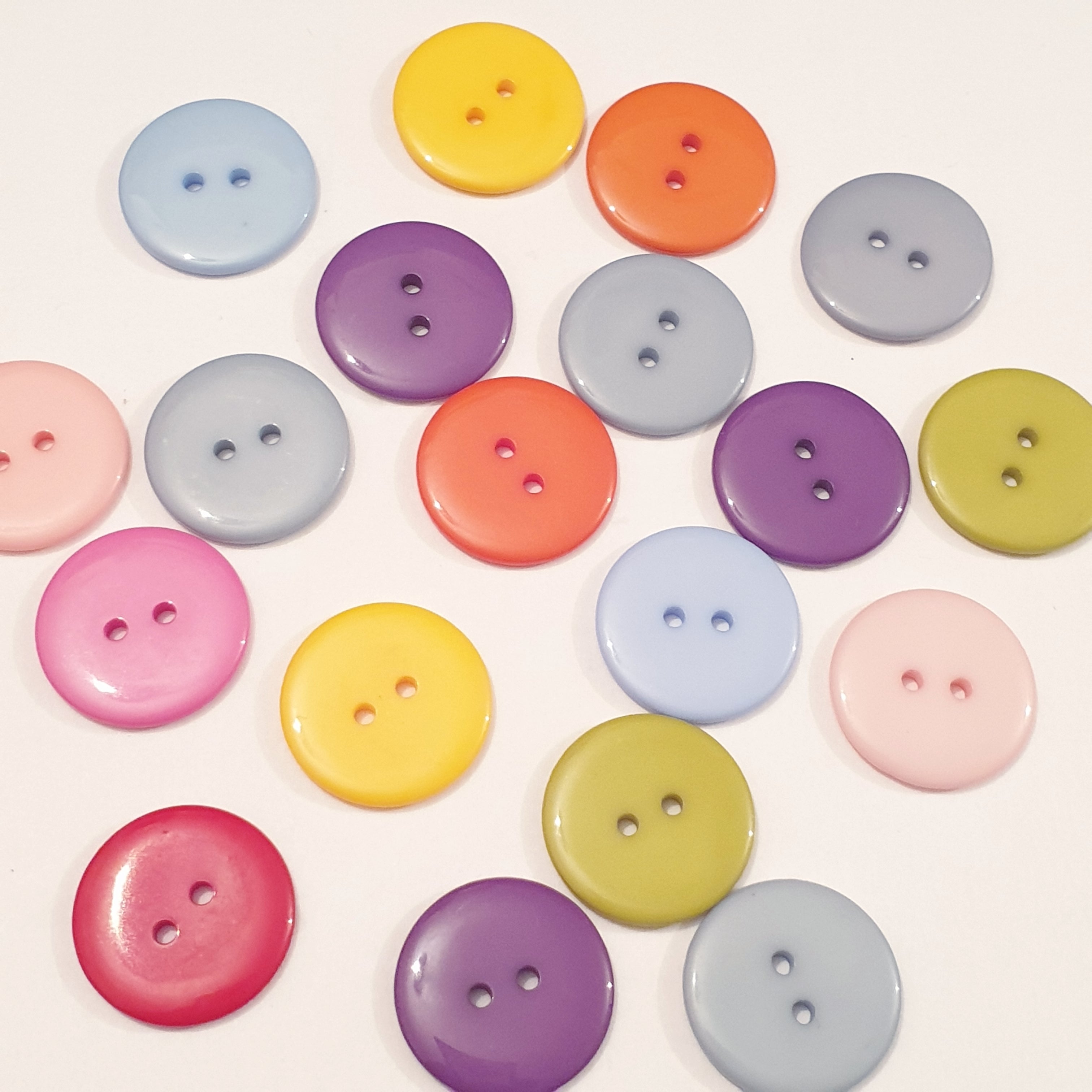MajorCrafts 36pcs 23mm Mixed Colours 2 Holes Round Large Resin Sewing Buttons