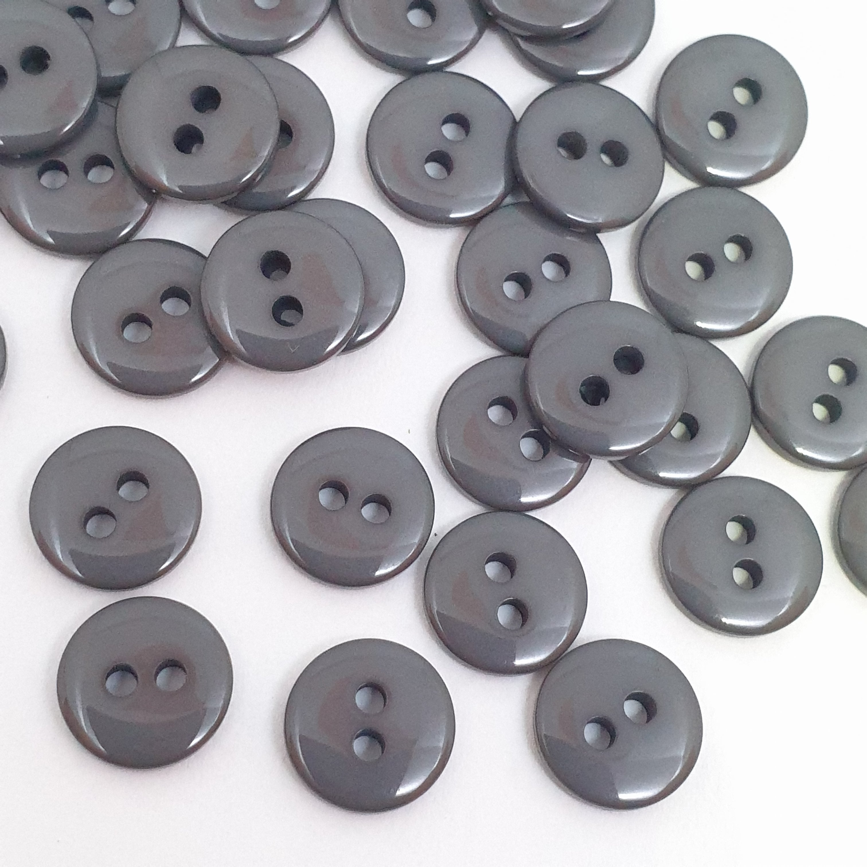 MajorCrafts 120pcs 9mm Grey Small 2 Holes Round Resin Sewing Buttons B24
