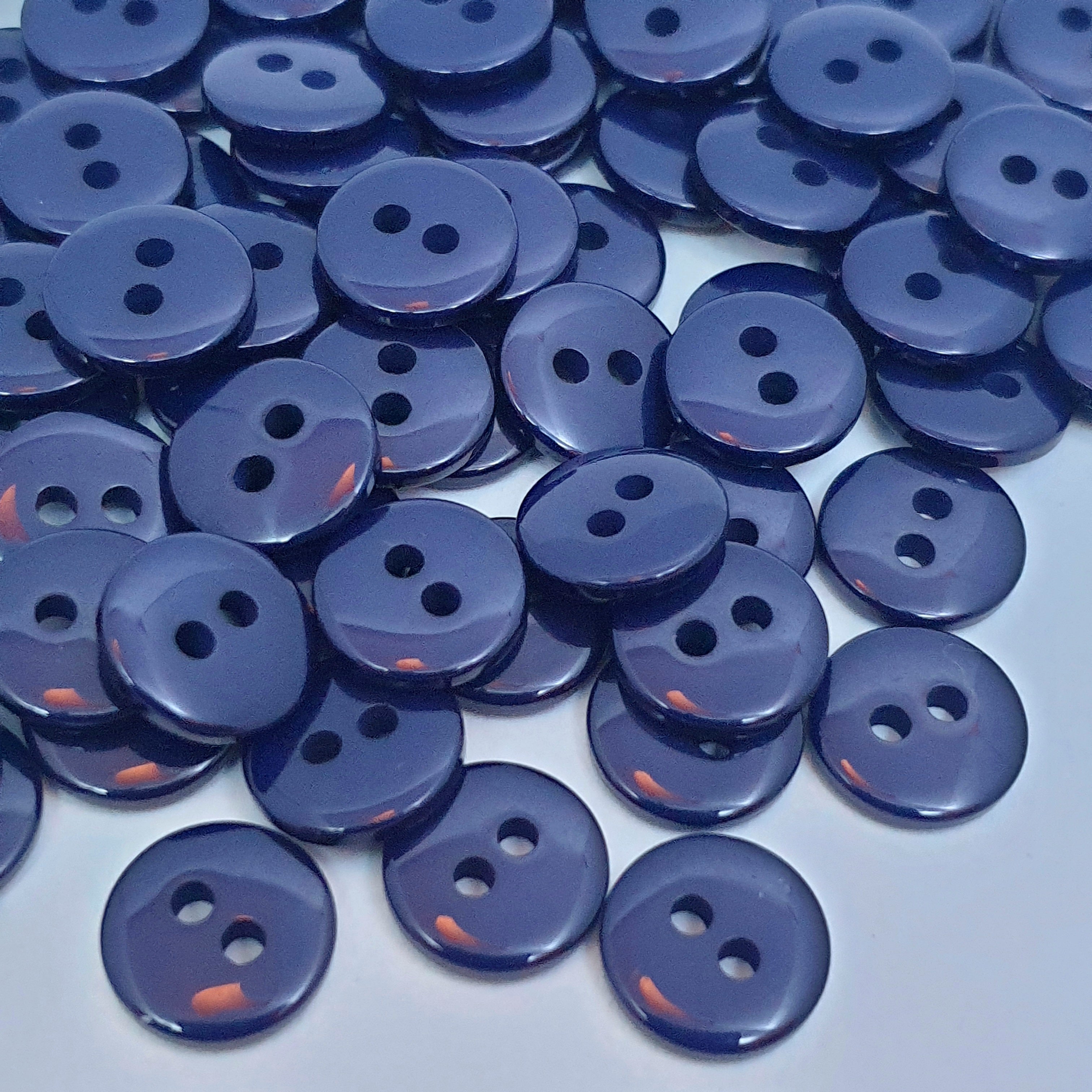MajorCrafts 120pcs 9mm Dark Navy Blue Small 2 Holes Round Resin Sewing Buttons B28