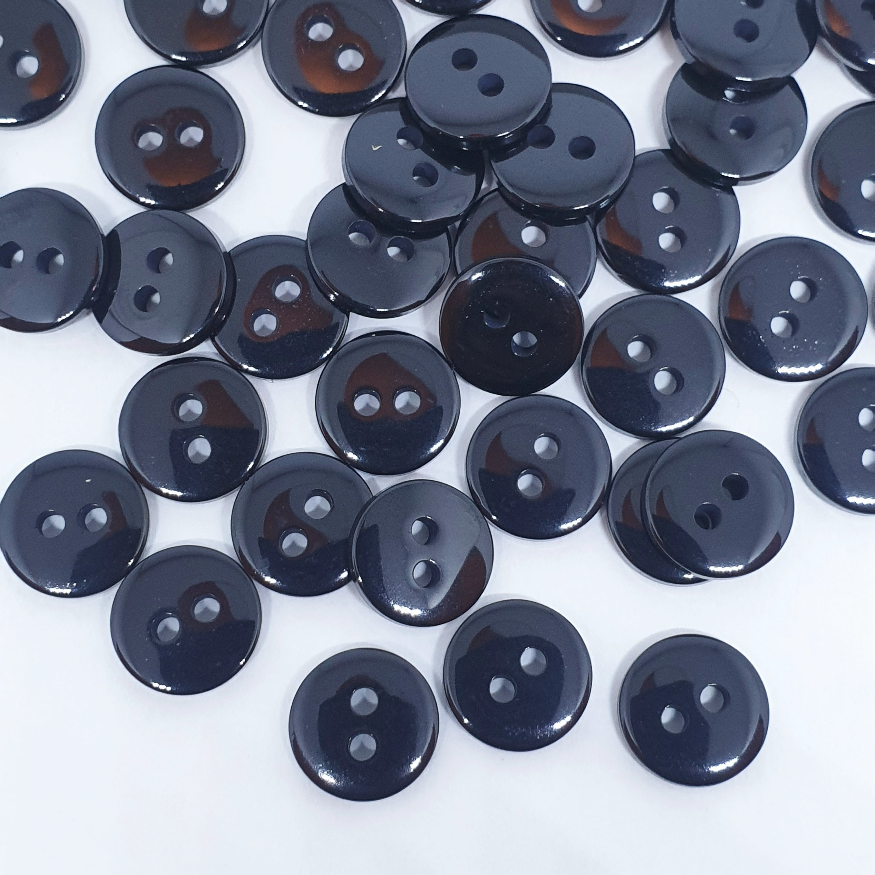 MajorCrafts 120pcs 9mm Black 2 Holes Small Round Resin Sewing Buttons B02