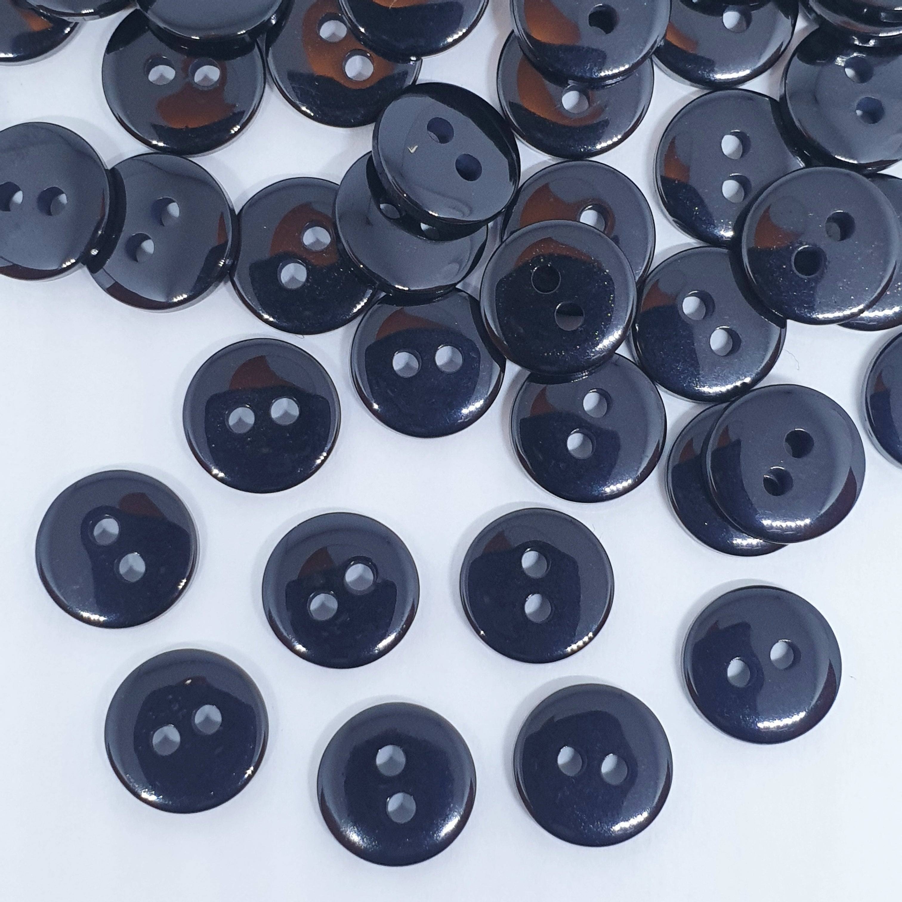 MajorCrafts 120pcs 10mm Black 2 Holes Small Round Resin Sewing Buttons B2