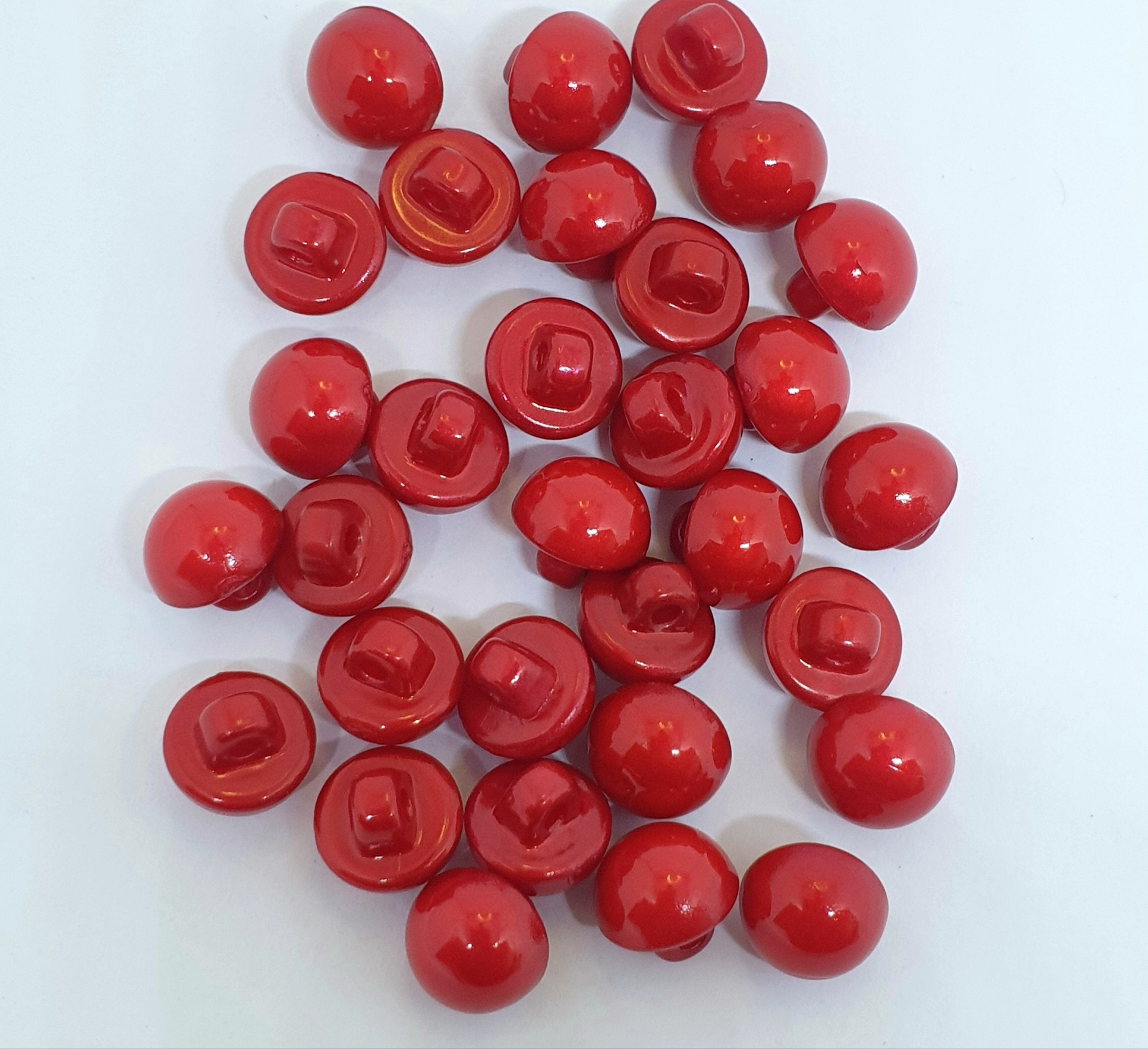 Red buttons discount for crafts
