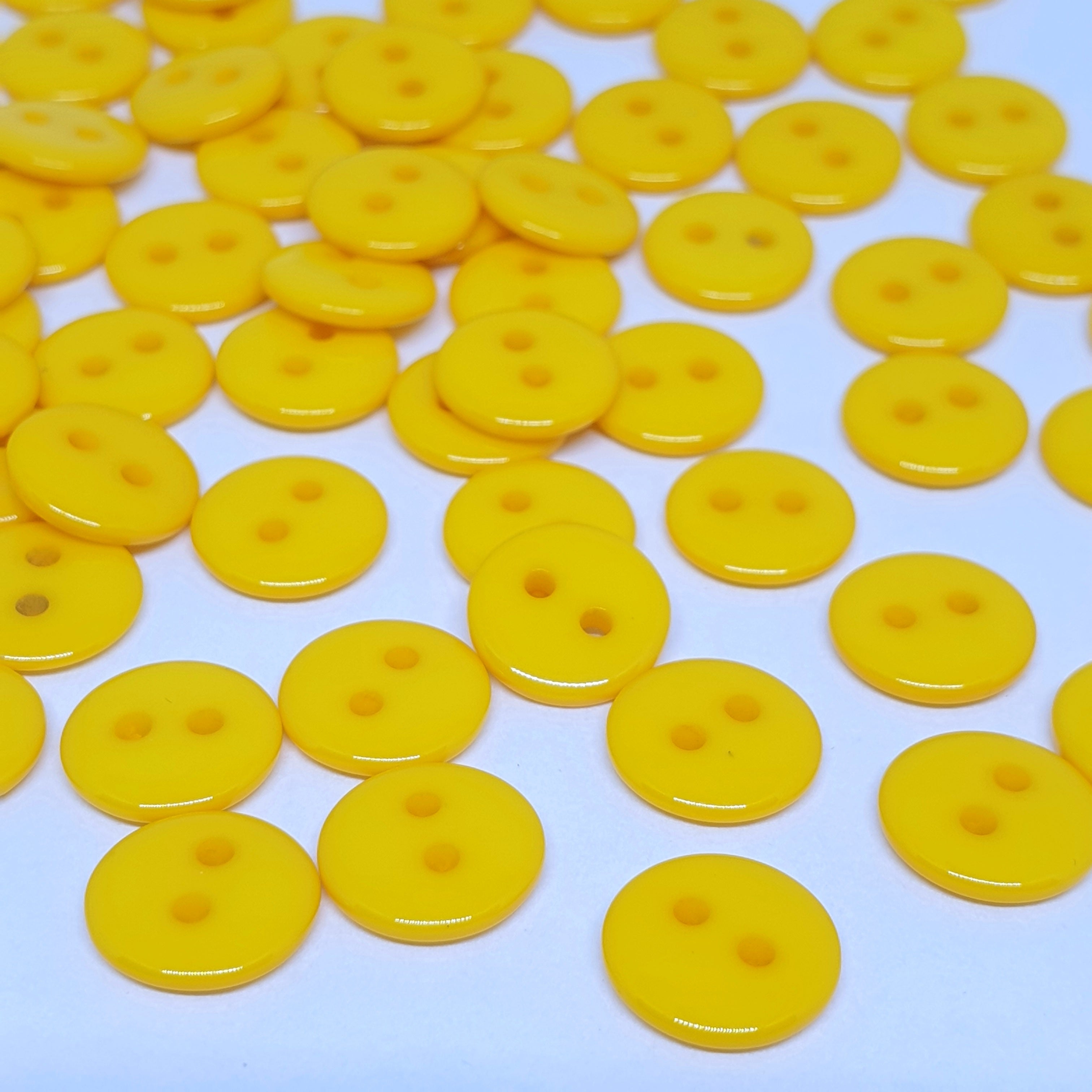 MajorCrafts 120pcs 10mm Dark Yellow 2 Holes Small Round Resin Sewing Buttons B8