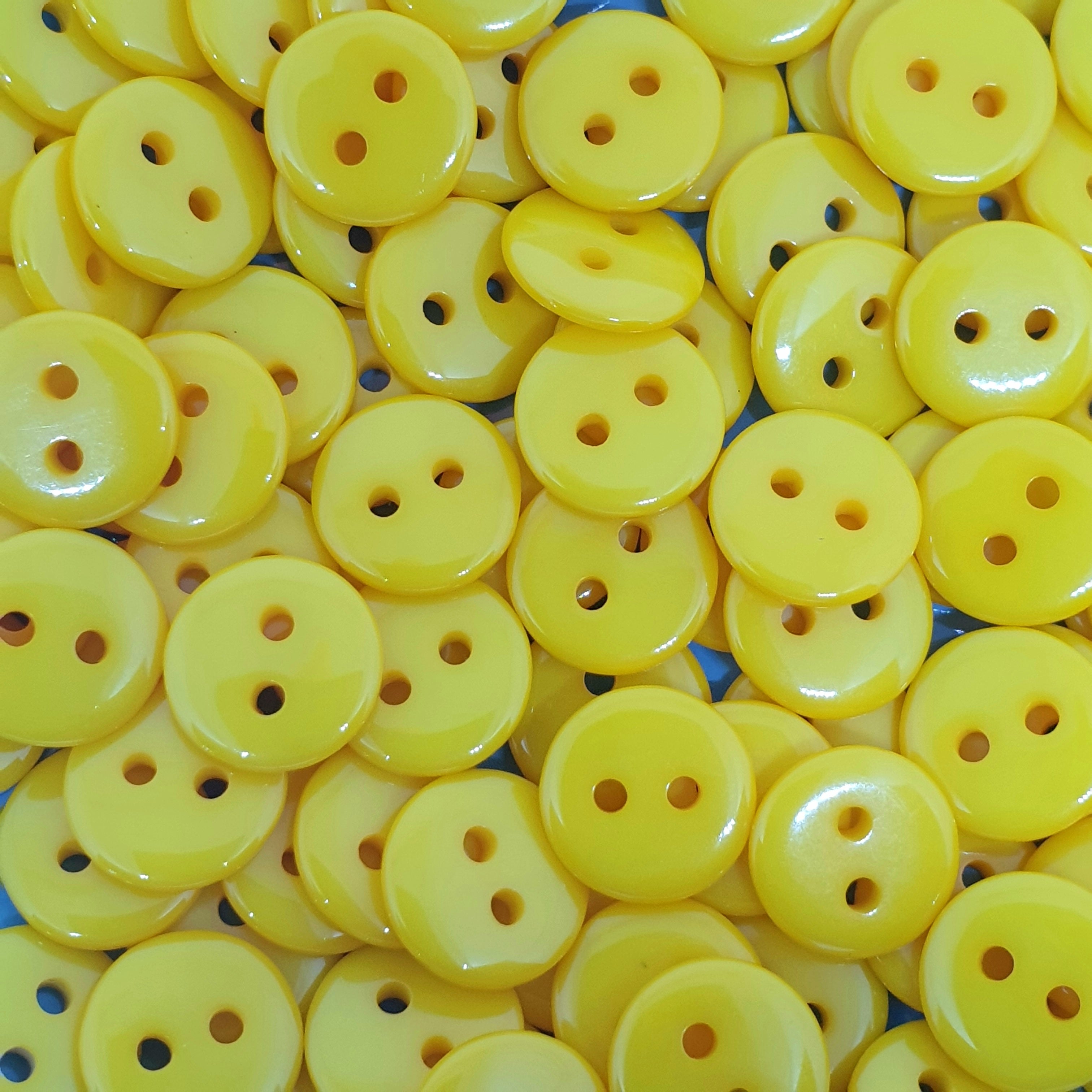 MajorCrafts 120pcs 10mm Dark Yellow 2 Holes Small Round Resin Sewing Buttons B8