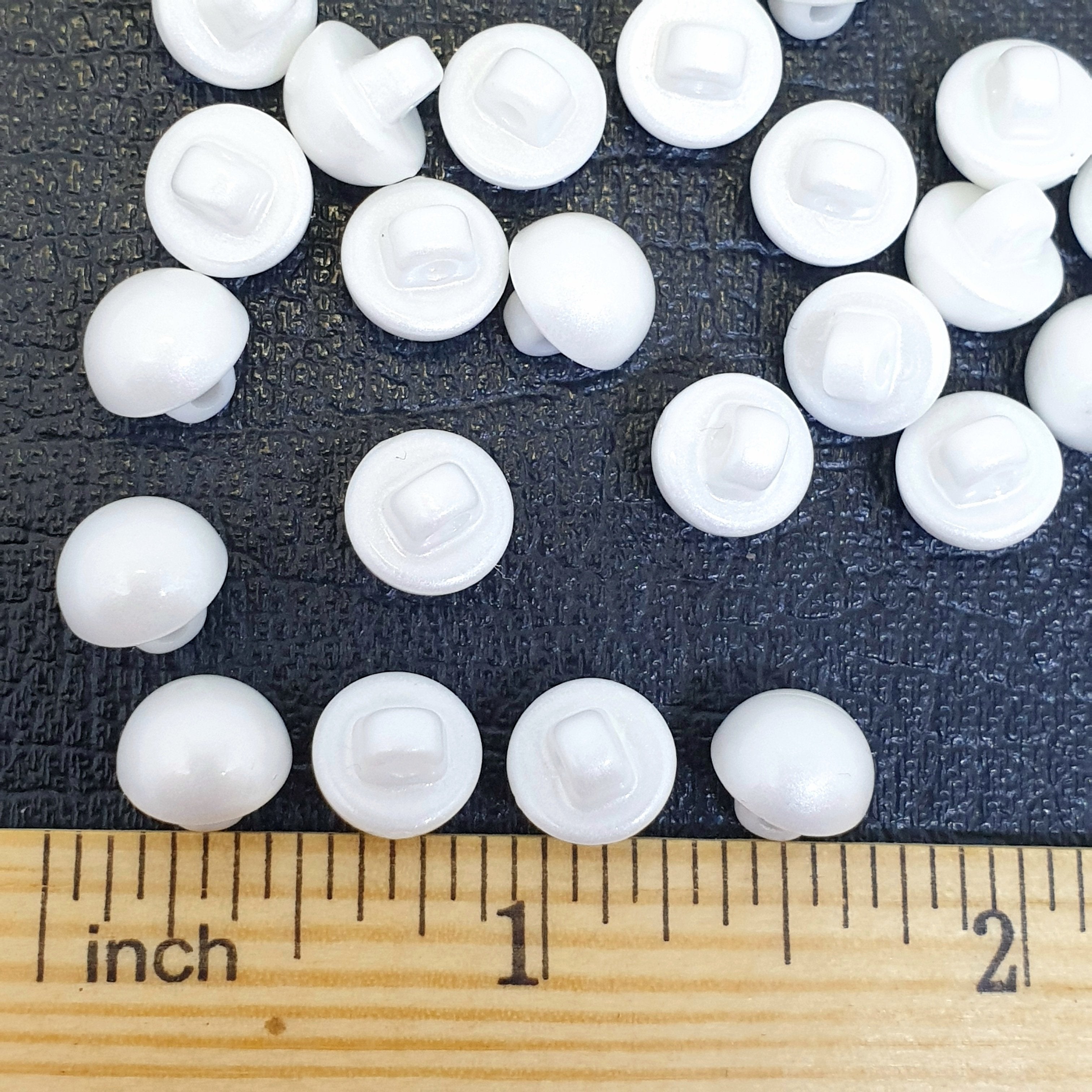 MajorCrafts 30pcs 10mm White High-Grade Acrylic Small Round Sewing Mushroom Shank Buttons