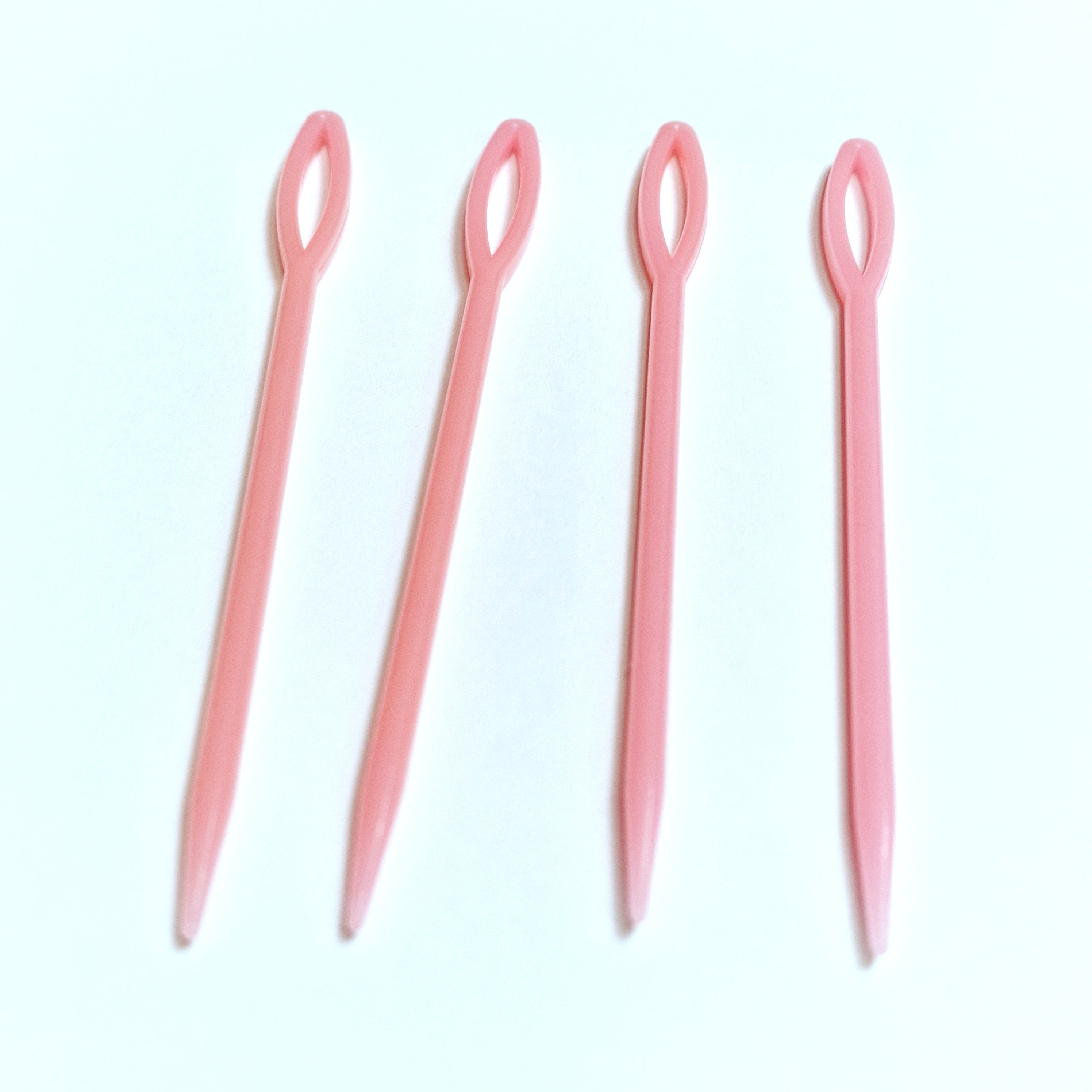 MajorCrafts 8pcs 9cm Light Pink Acrylic Plastic Sewing Needles