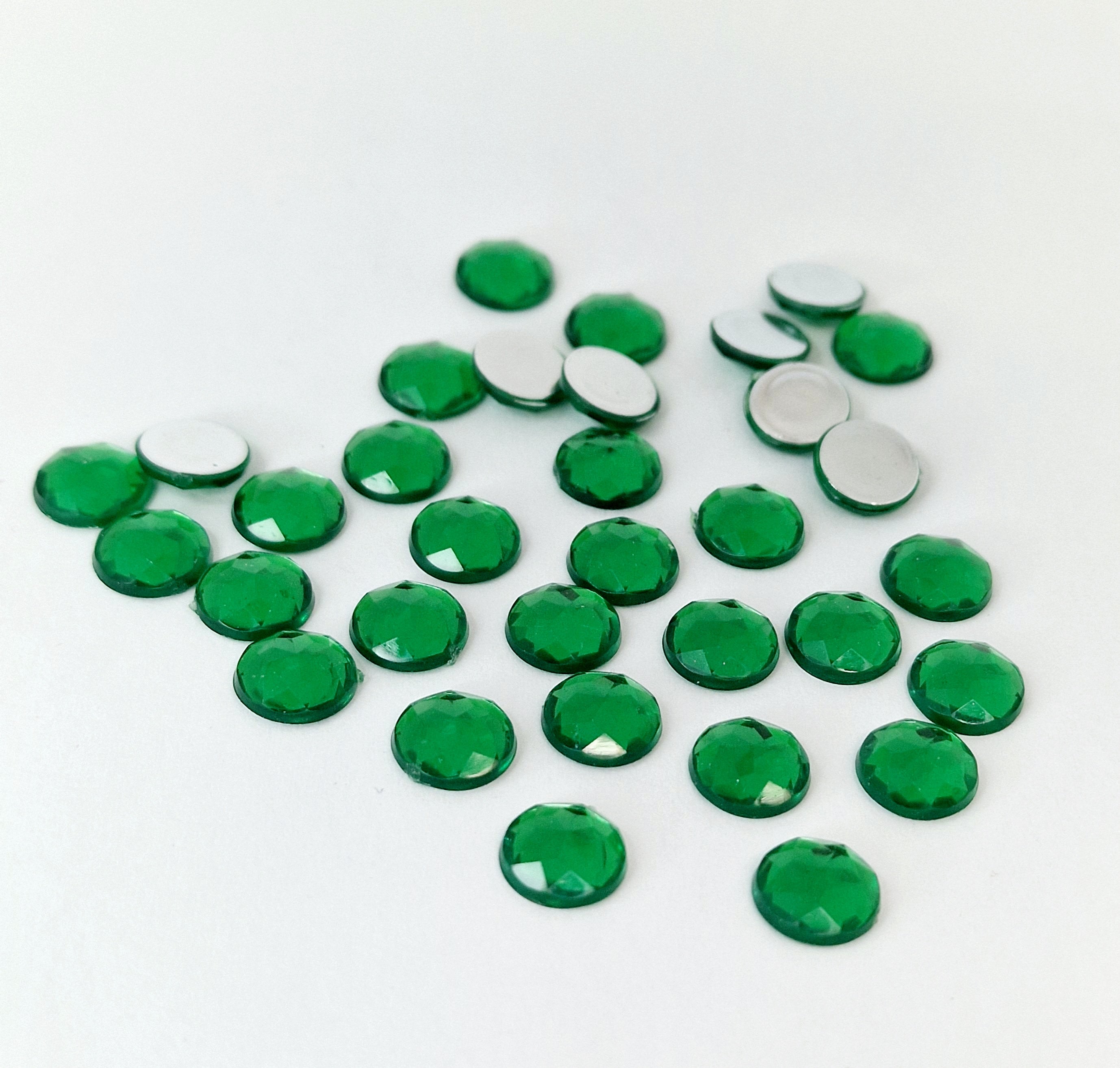 MajorCrafts 96pcs 10mm Emerald Green Star Facets Flat Back Round Acrylic Rhinestones A09