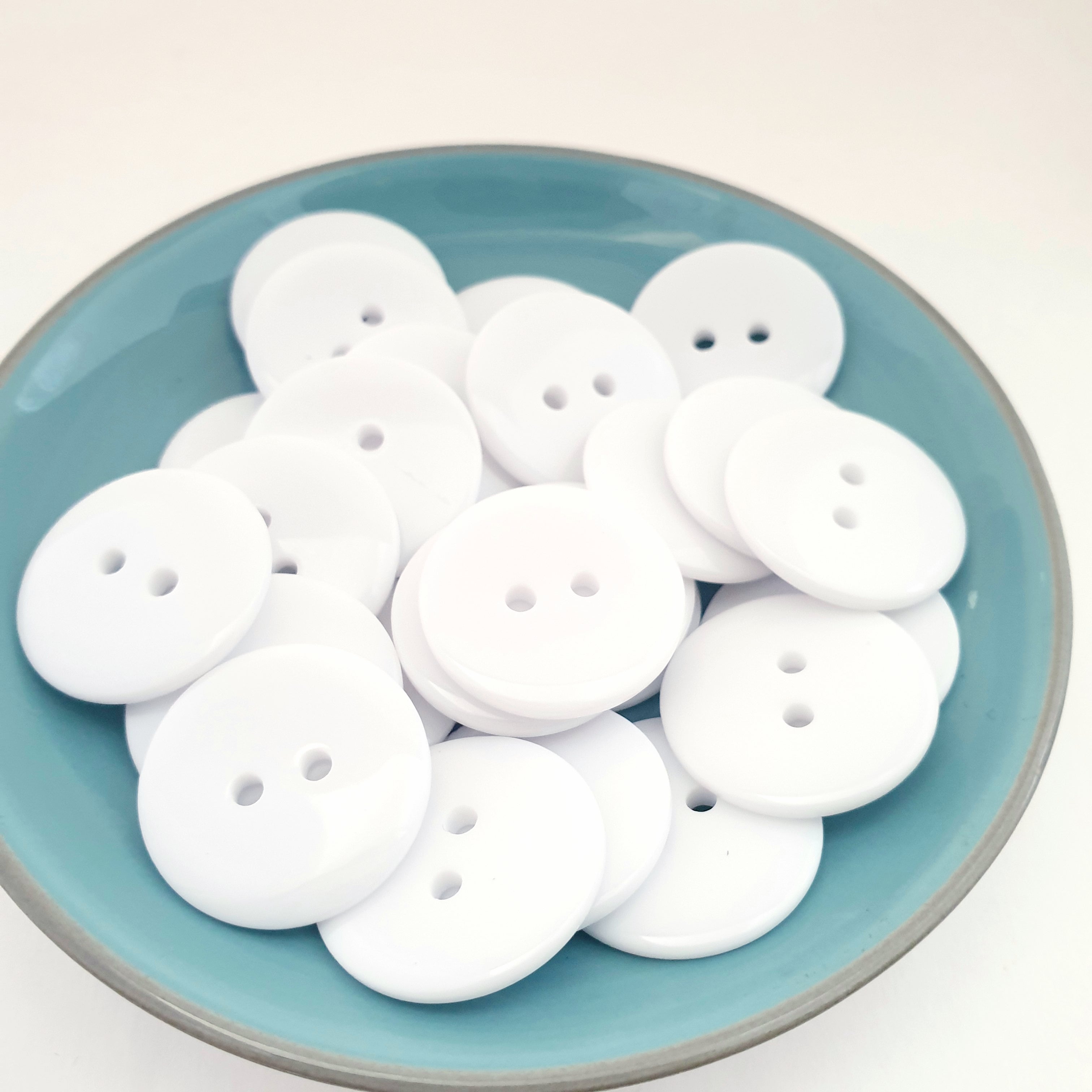 MajorCrafts 36pcs 23mm White 2 Holes Round Large Resin Sewing Buttons