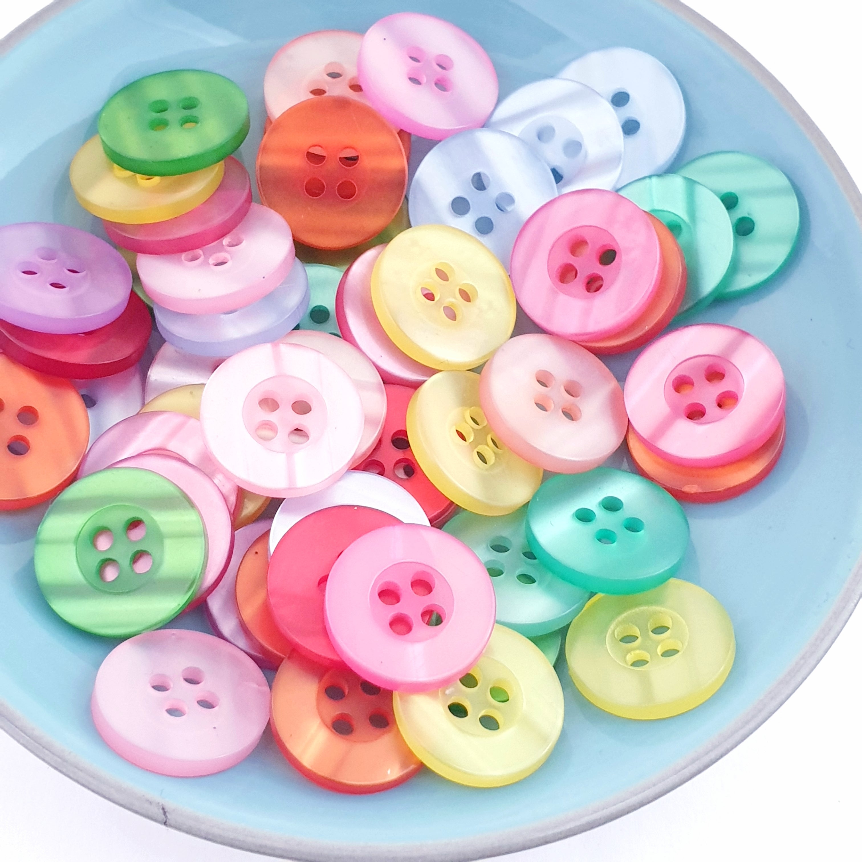 MajorCrafts 50pcs 15mm Mixed Colours Pearlescent 4 Holes Round Resin Sewing Buttons