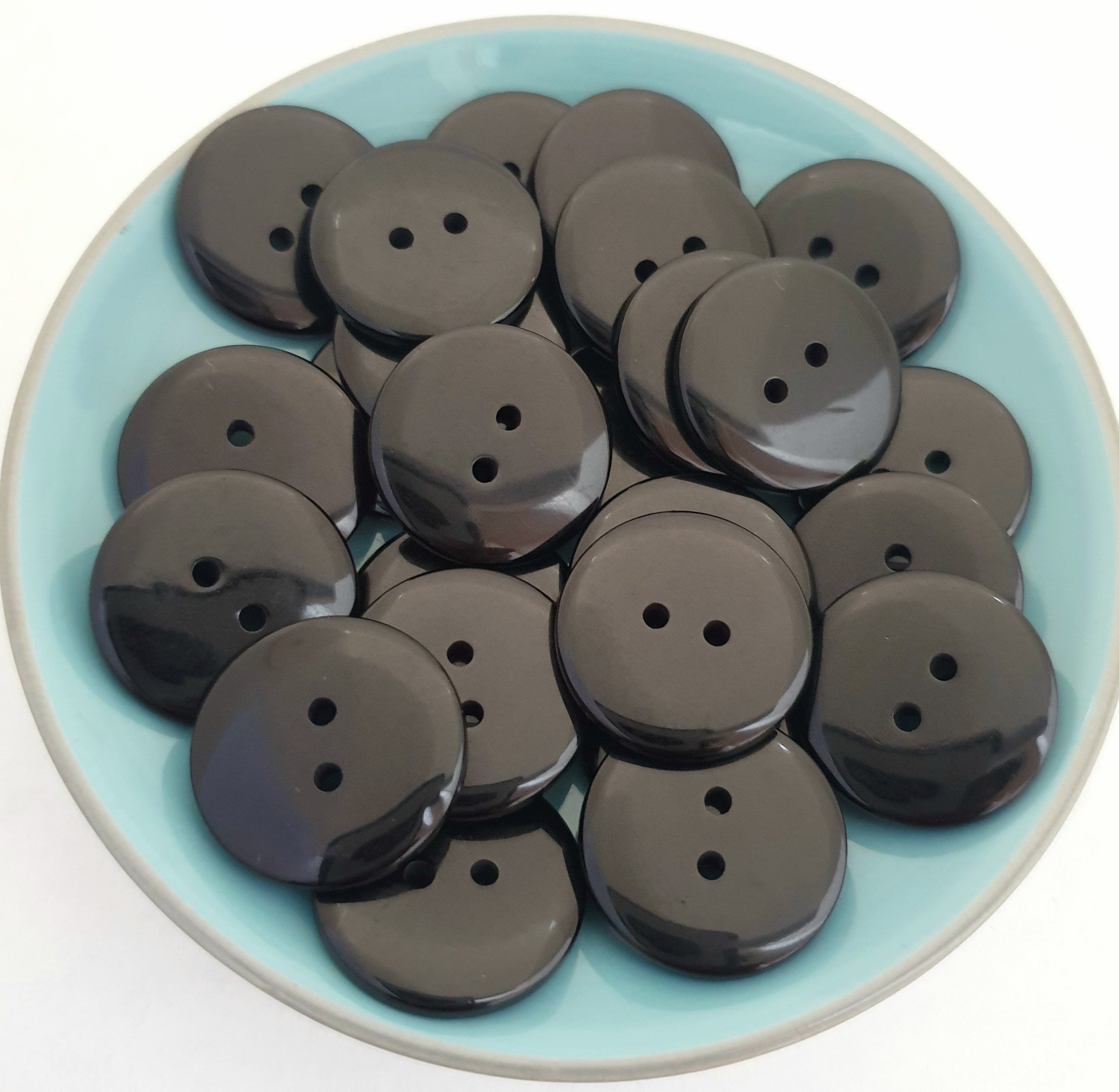 MajorCrafts 12pcs 30mm Black 2 holes Large Round Resin Sewing Buttons