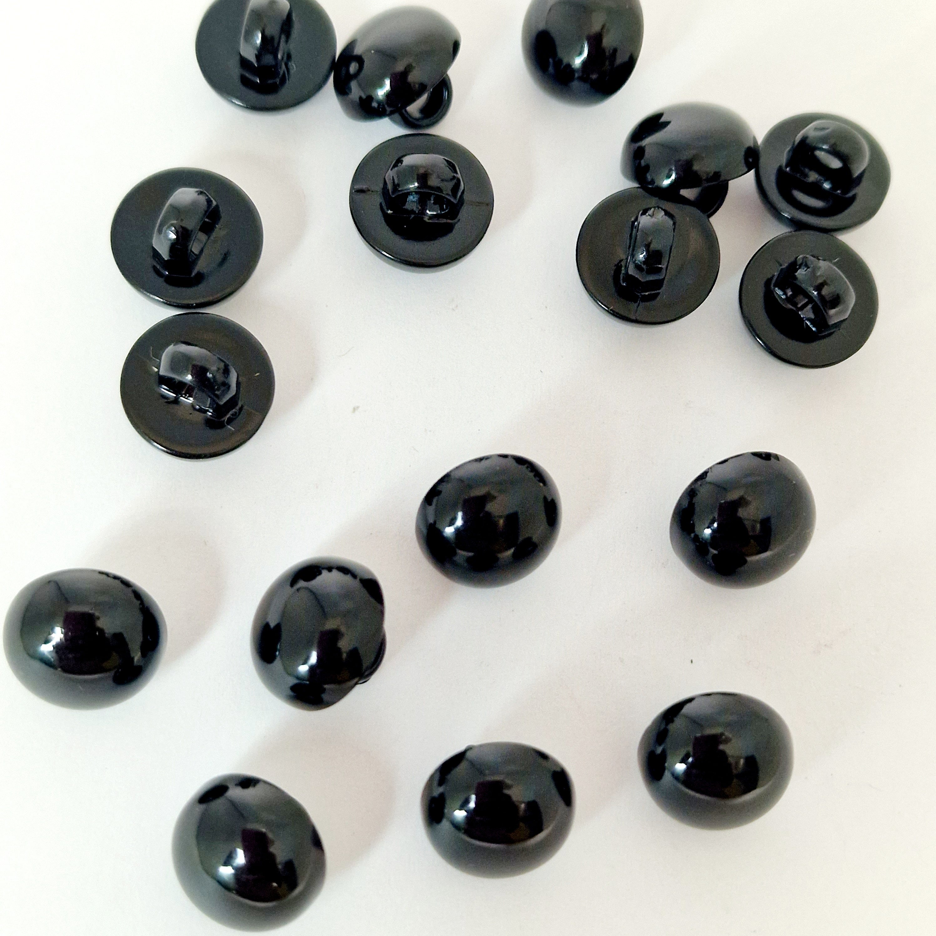 MajorCrafts 24pcs 11mm Black High-Grade Acrylic Small Round Sewing Mushroom Shank Buttons