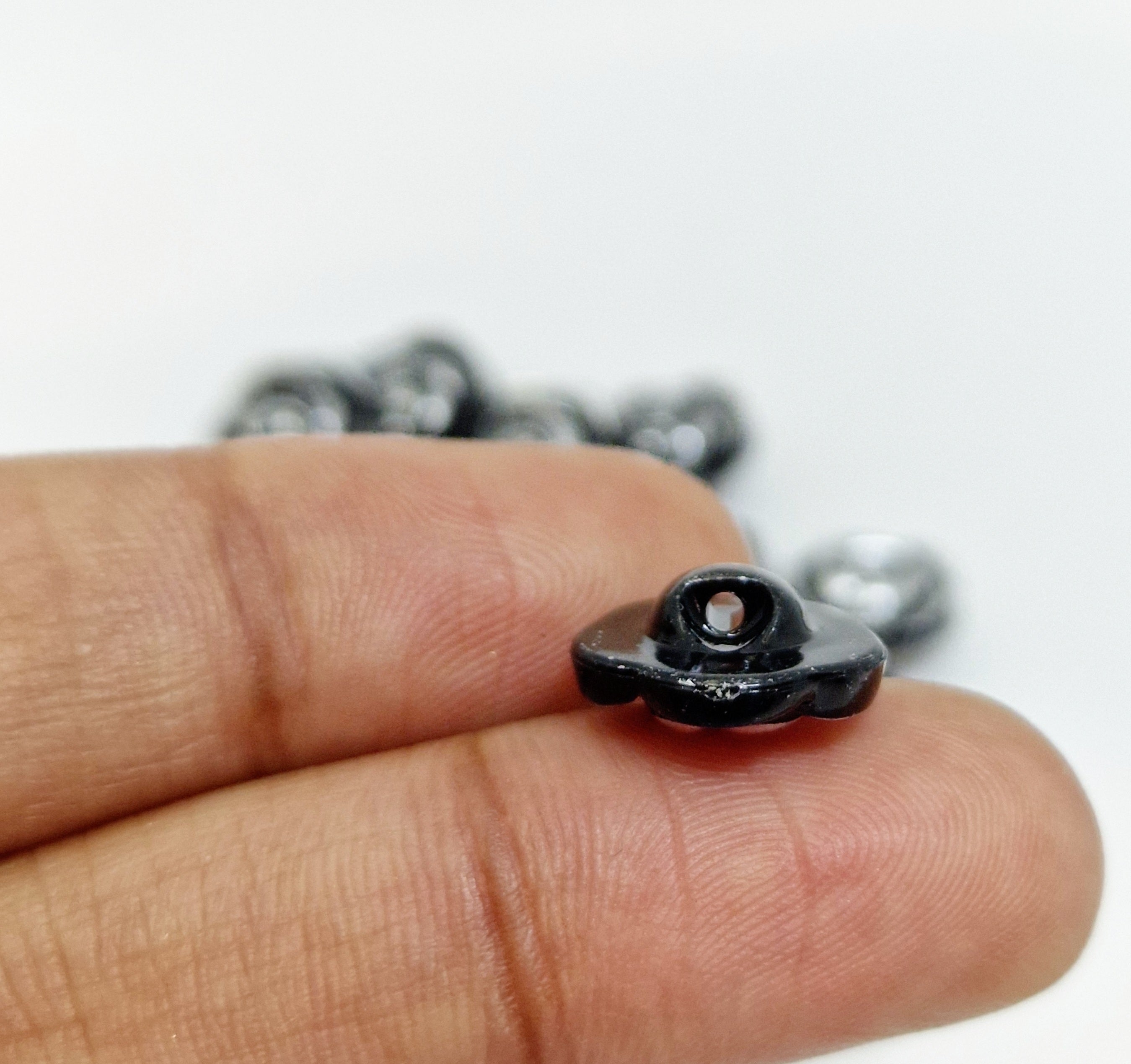 MajorCrafts 40pcs 13mm Black & Silver Rose Flower Shank Resin Buttons
