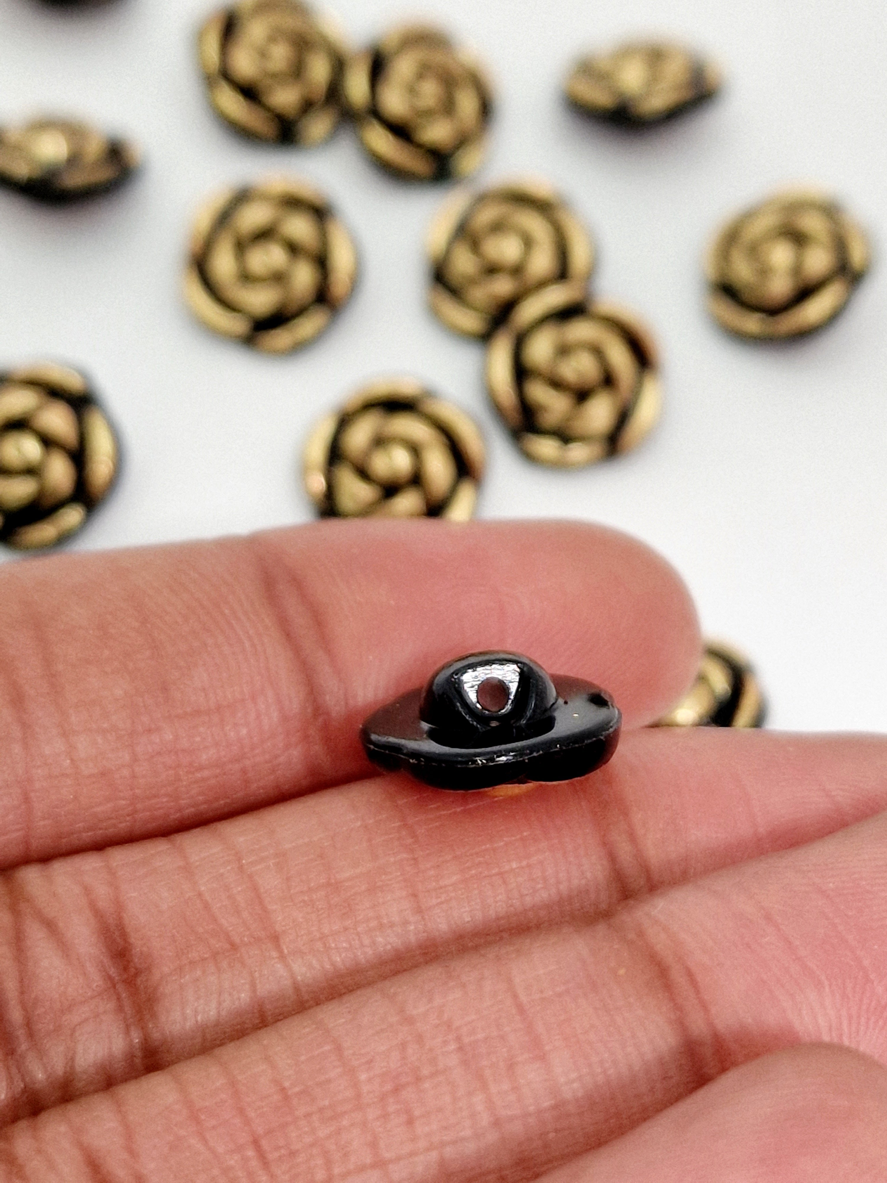 MajorCrafts 40pcs 13mm Black & Gold Rose Flower Shank Resin Sewing Buttons