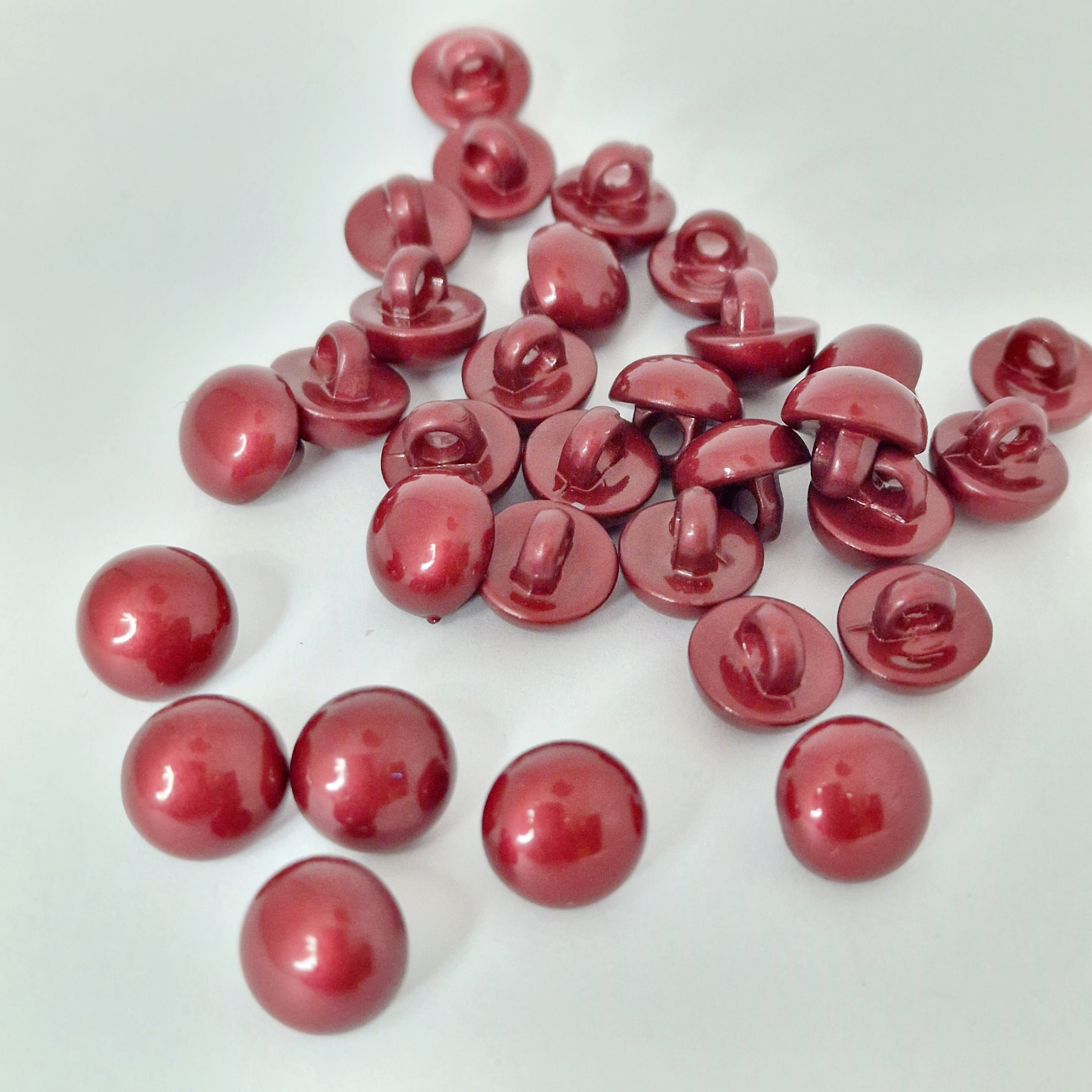 MajorCrafts 24pcs 11mm Burgundy Red High-Grade Acrylic Small Round Sewing Mushroom Shank Buttons
