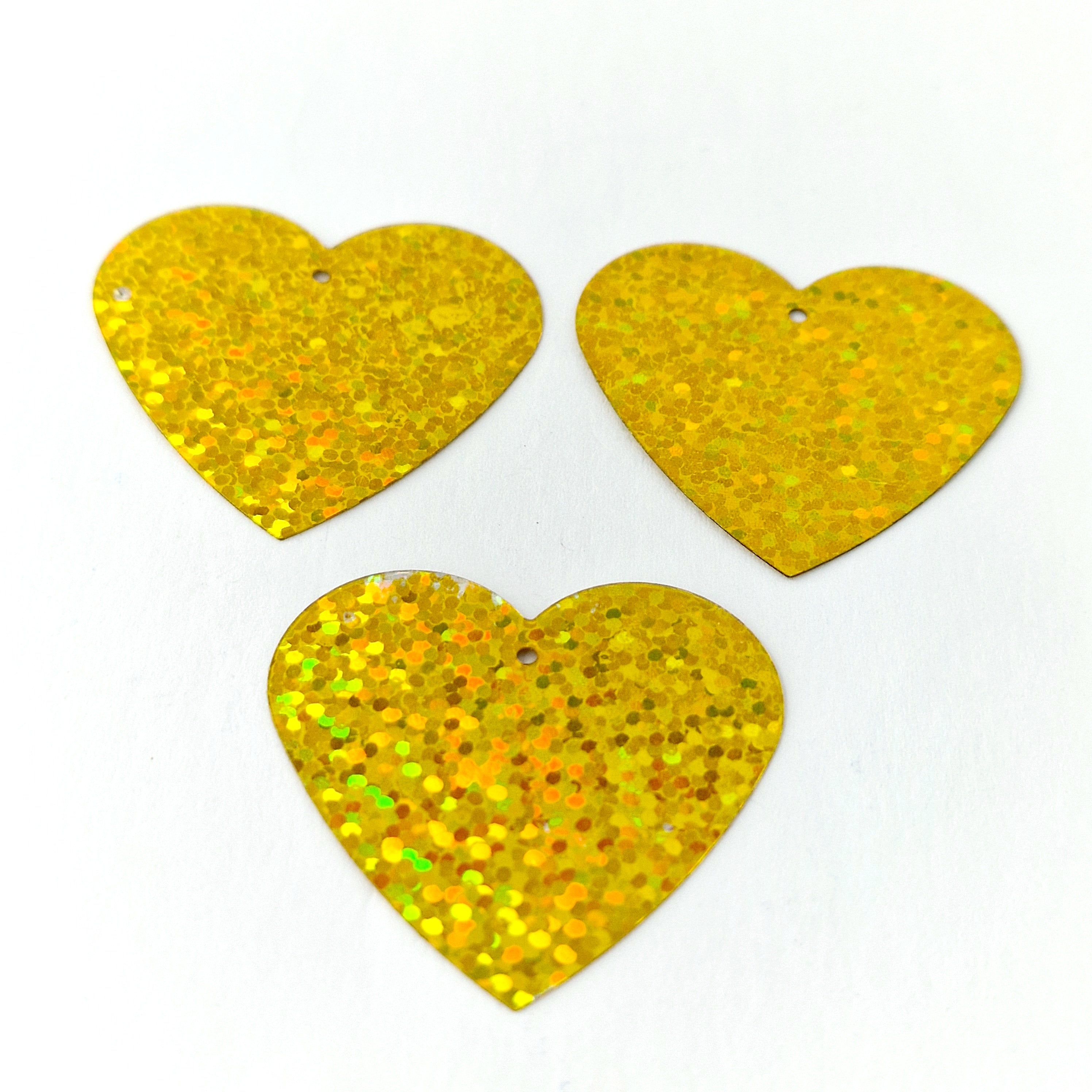 MajorCrafts 35mm 30grams 100pcs Gold Holographic Large Heart PVC Sequins