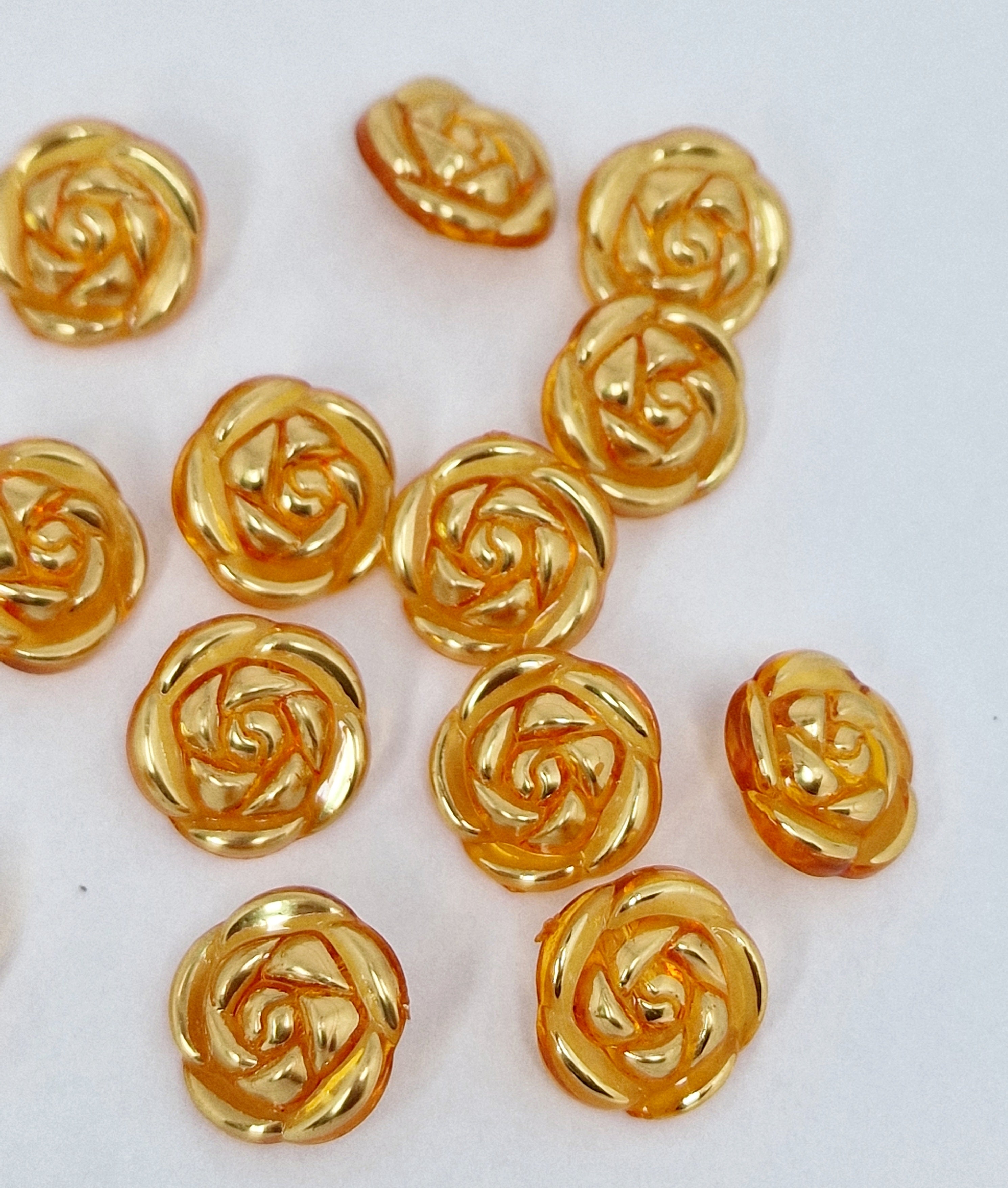 MajorCrafts 40pcs 13mm Orange & Gold Rose Flower Shank Resin Buttons