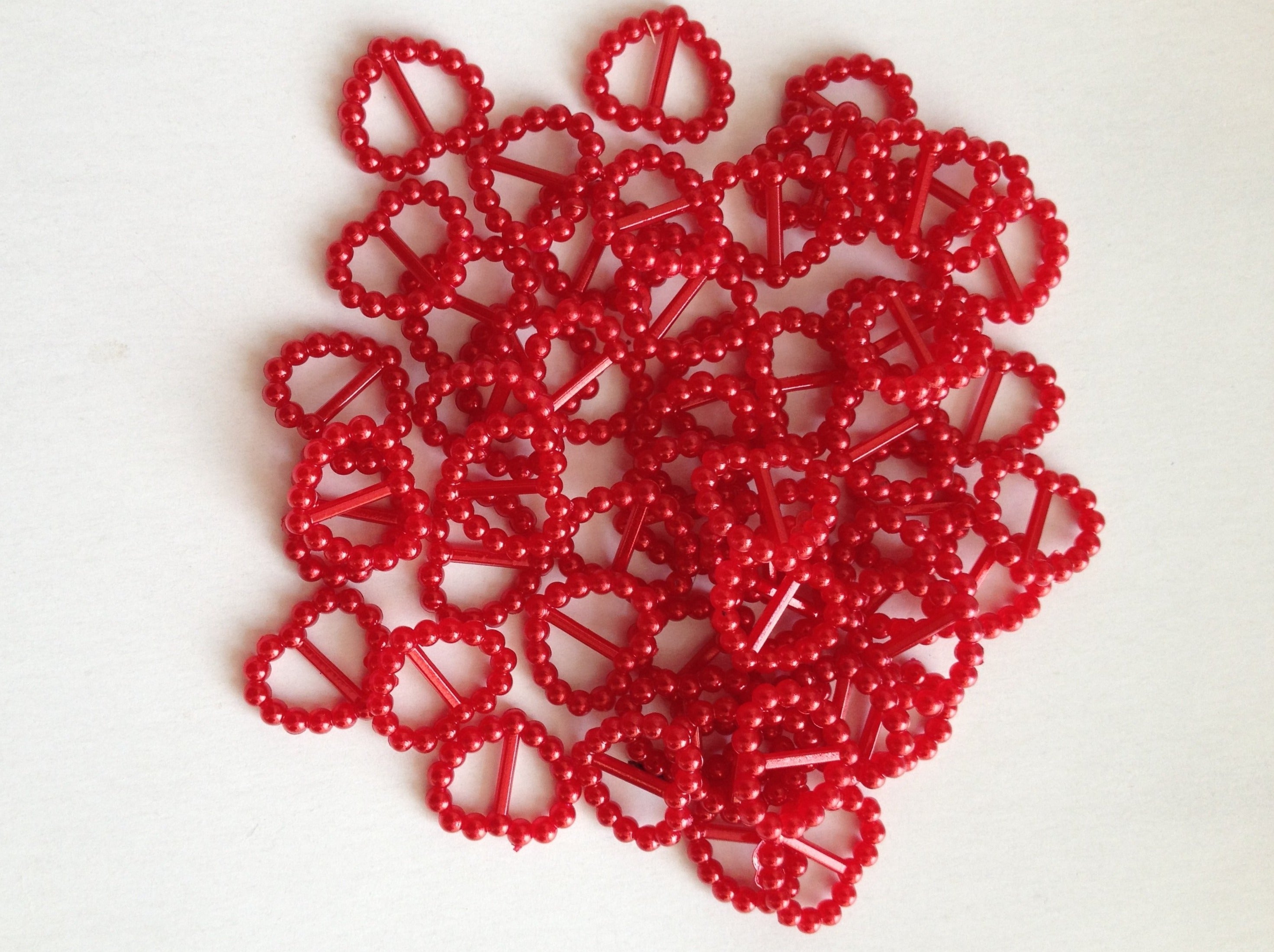 MajorCrafts 80pcs 16mm x 15mm Red Heart Ribbon Buckle Pearls C23
