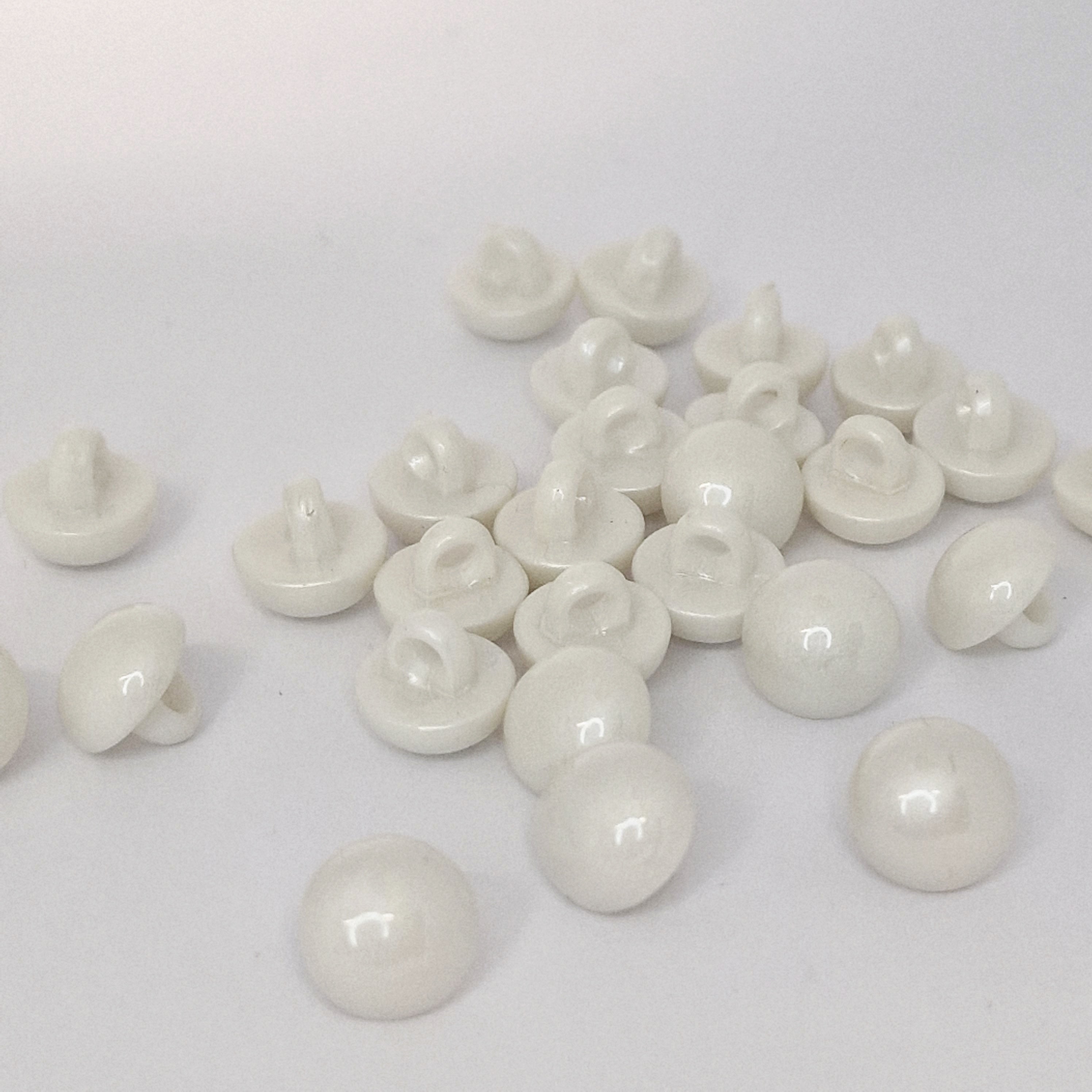 MajorCrafts 24pcs 11mm White High-Grade Acrylic Small Round Sewing Mushroom Shank Buttons